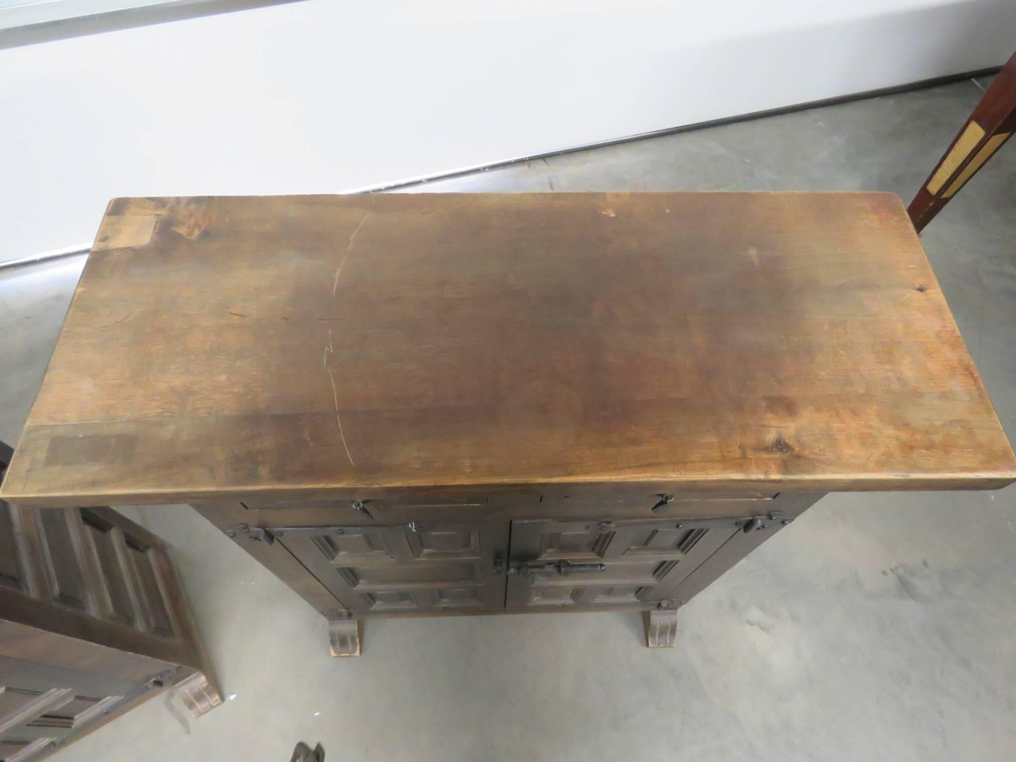 Wood Pair of Nettle Creek End Tables