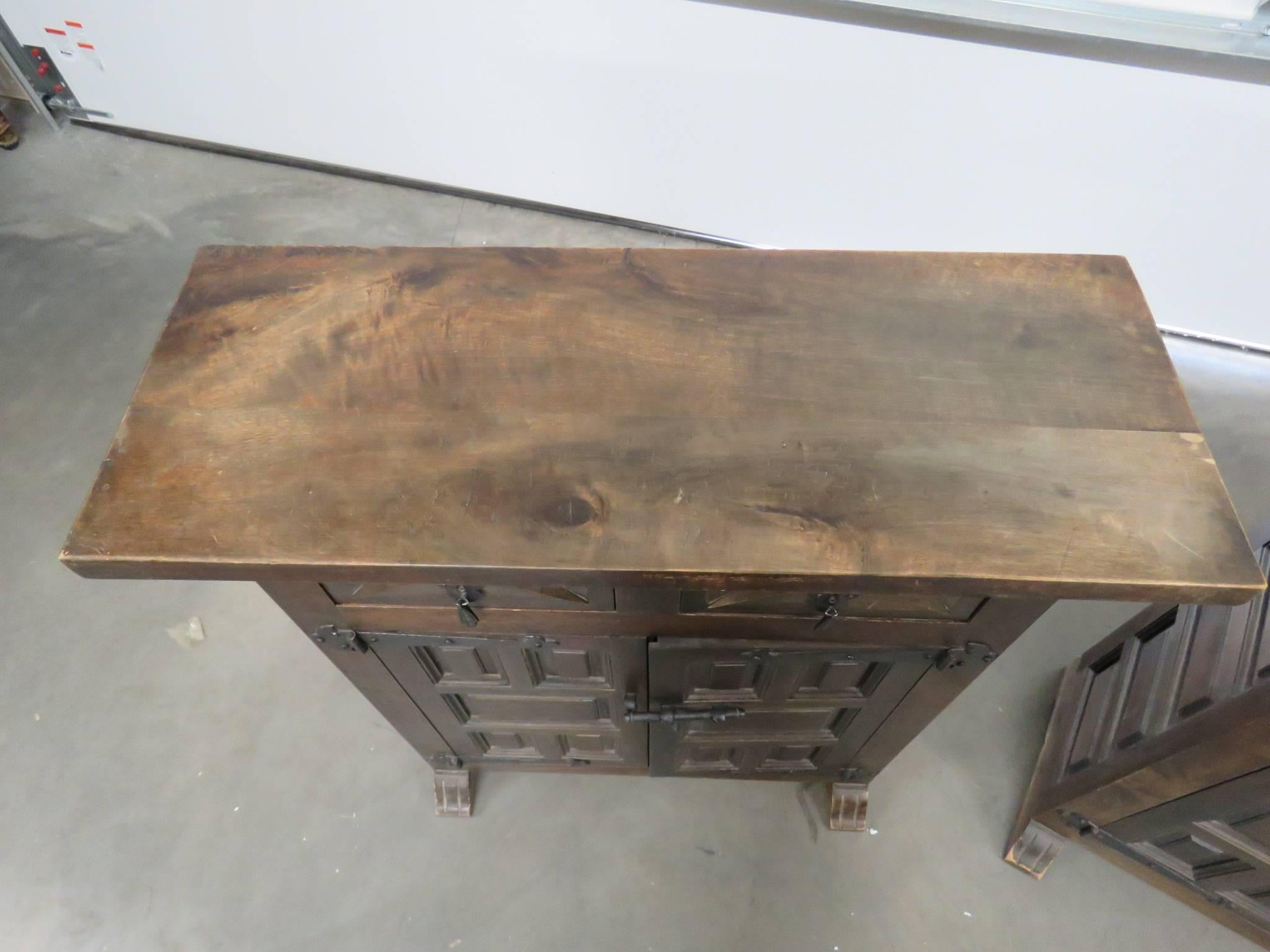 Pair of Nettle Creek End Tables 1