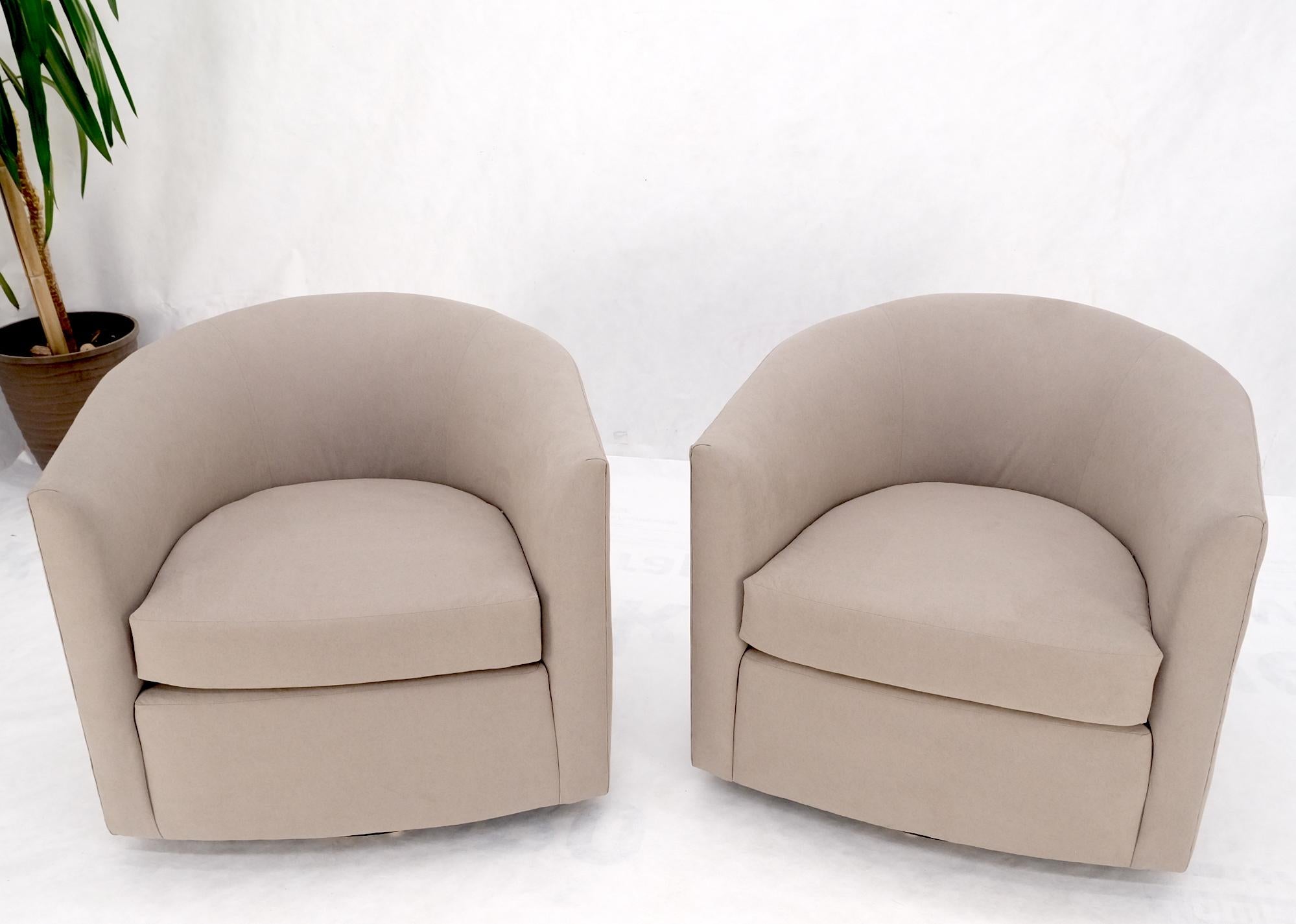20ième siècle Paire de fauteuils de salon Baughman neufs en tissu Alcantera à dossier tonneau et assise moulante SHARP ! en vente