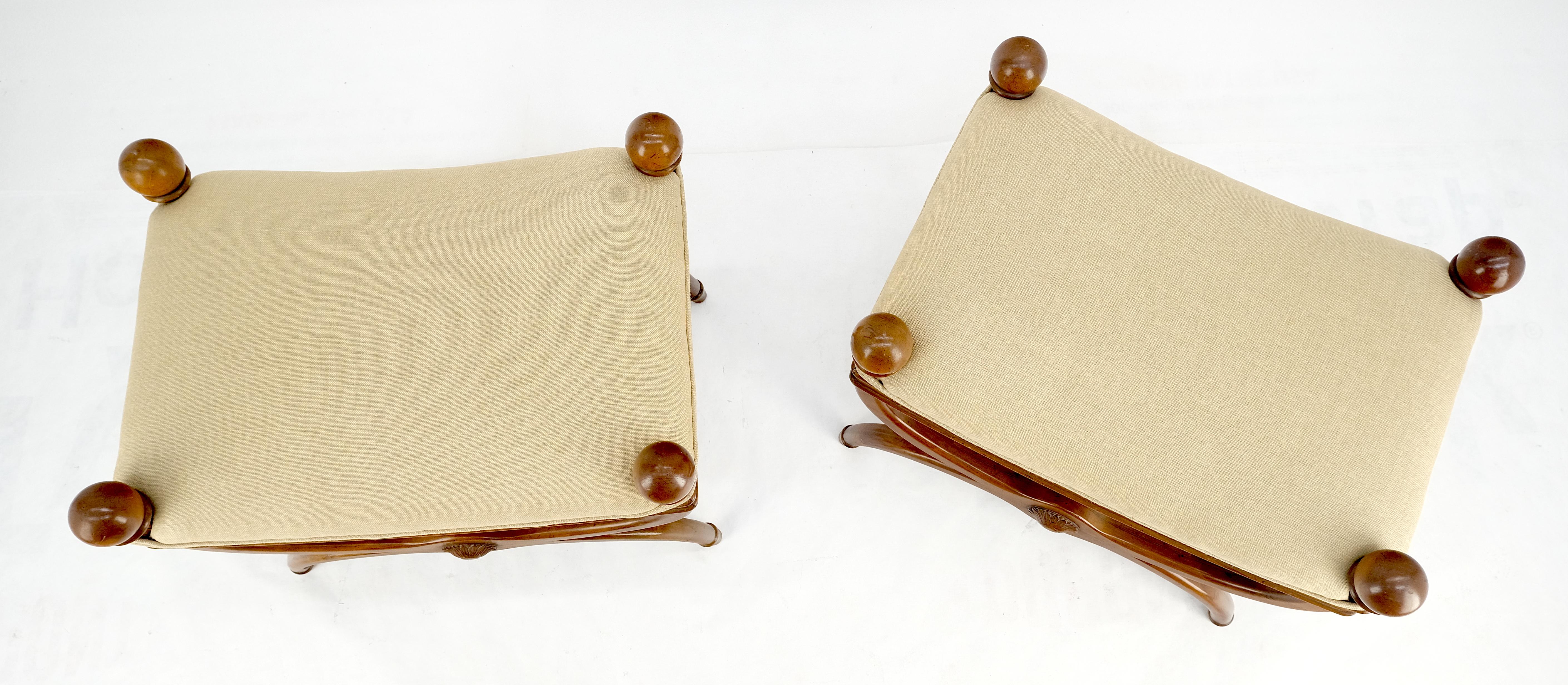 Coppia di panche nuove con tappezzeria in lino in stile impero francese con pinne a sfera MINT! in vendita 4