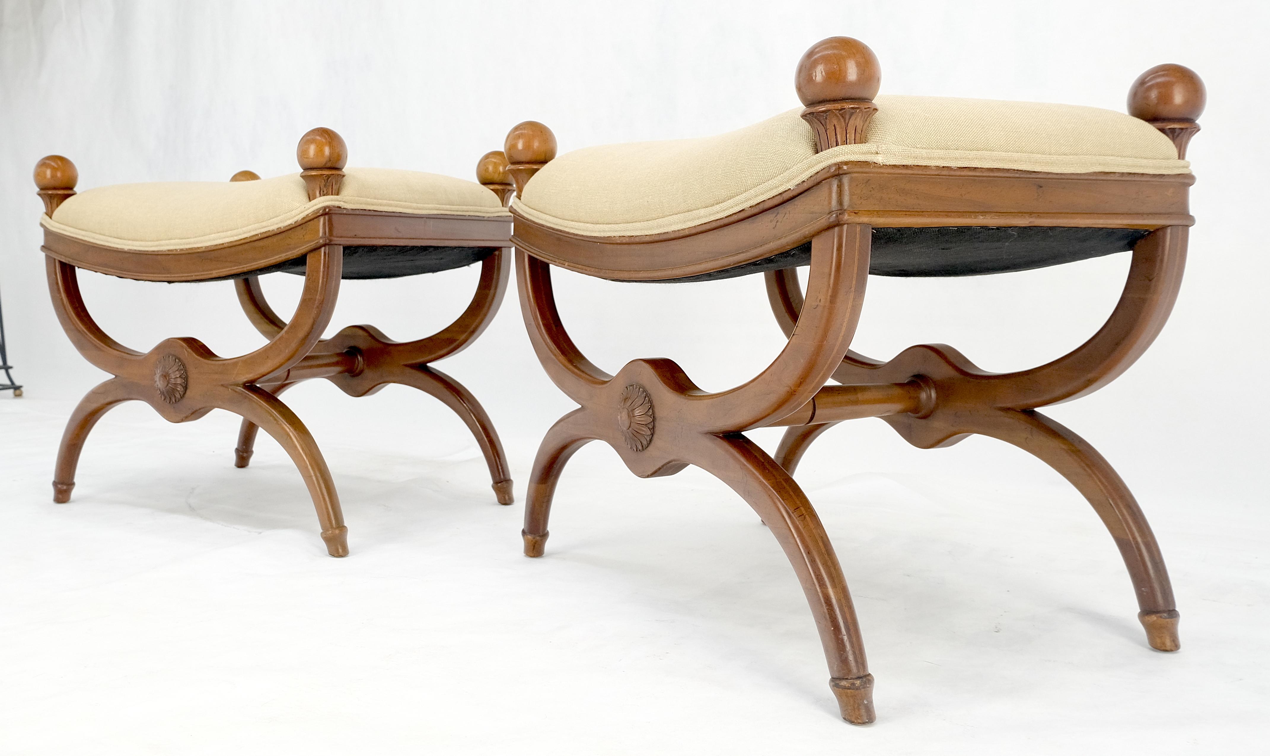 Tappezzeria Coppia di panche nuove con tappezzeria in lino in stile impero francese con pinne a sfera MINT! in vendita