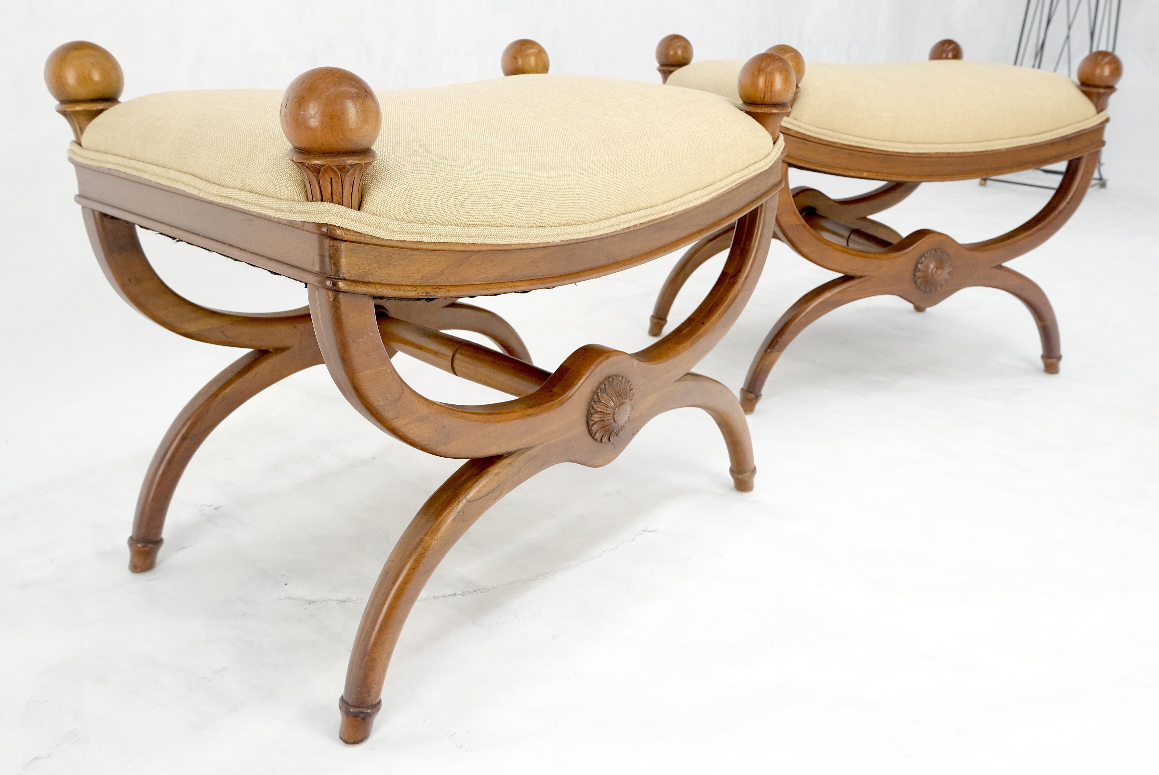 Coppia di panche nuove con tappezzeria in lino in stile impero francese con pinne a sfera MINT! in vendita 2