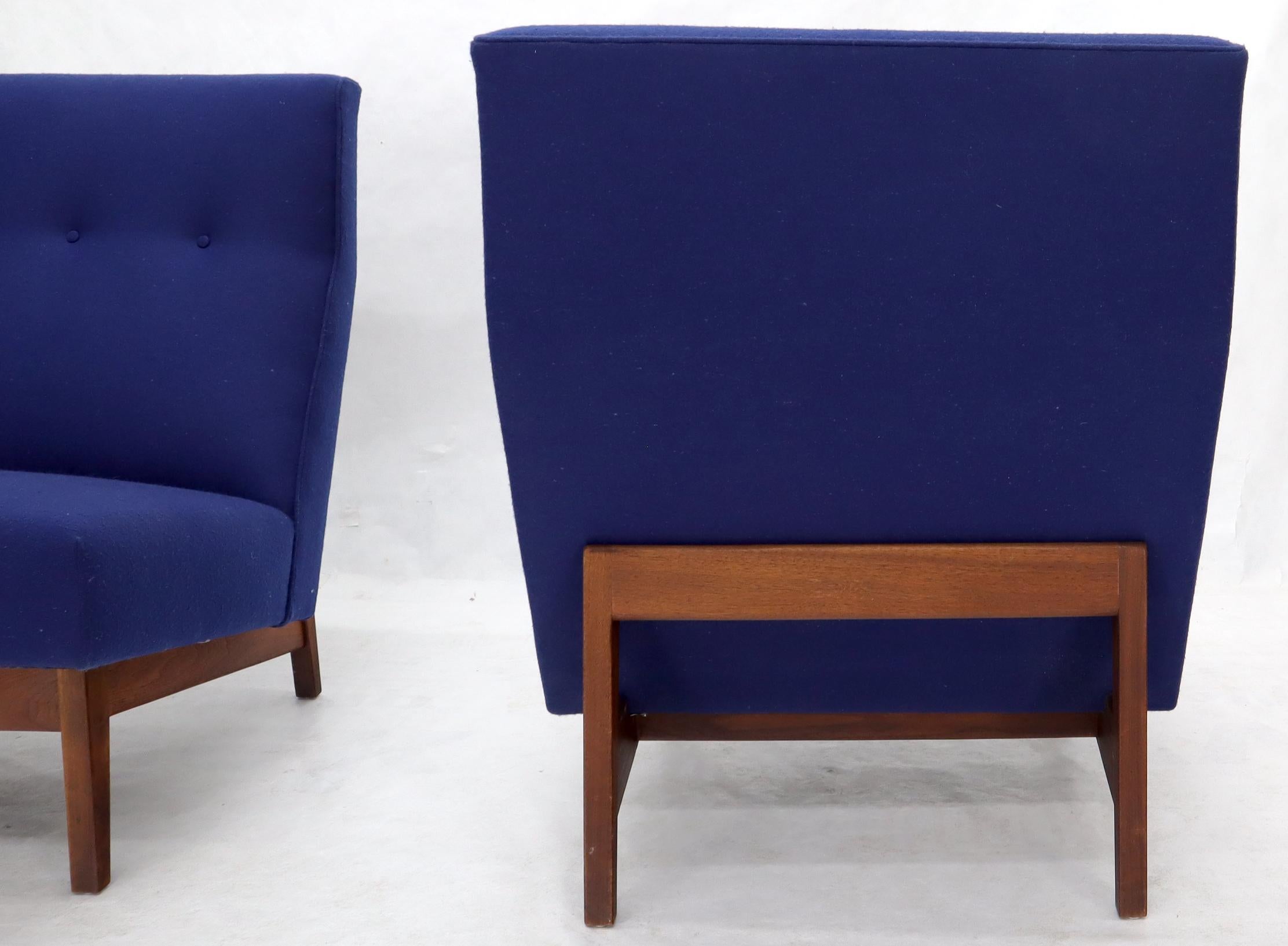 Laine Paire de fauteuils de salon en laine bleu marine neufs tapissés de laine en vente