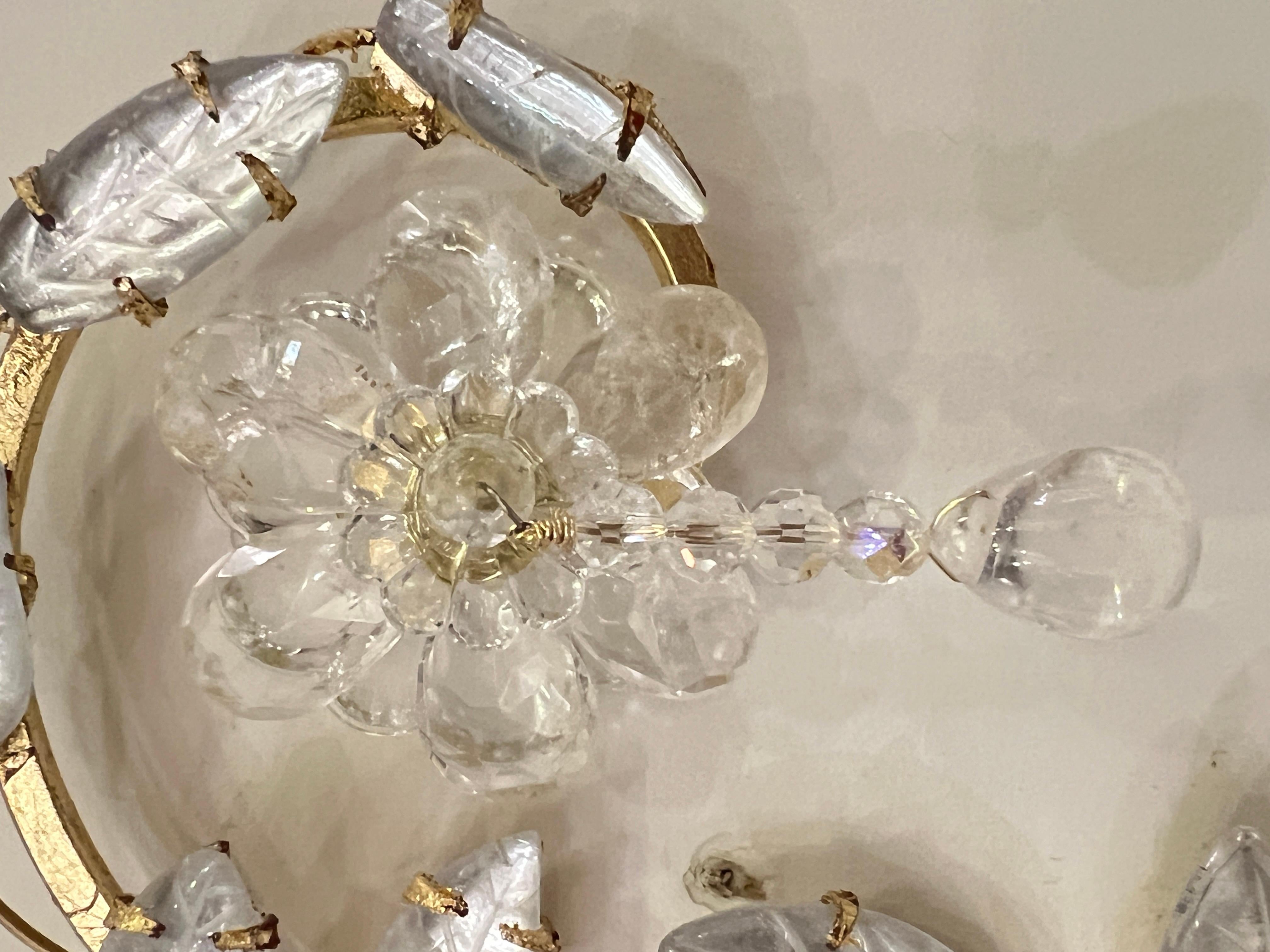 Sconosciuto Coppia di applique a 2 luci in cristallo di New Rock e metallo dorato in vendita