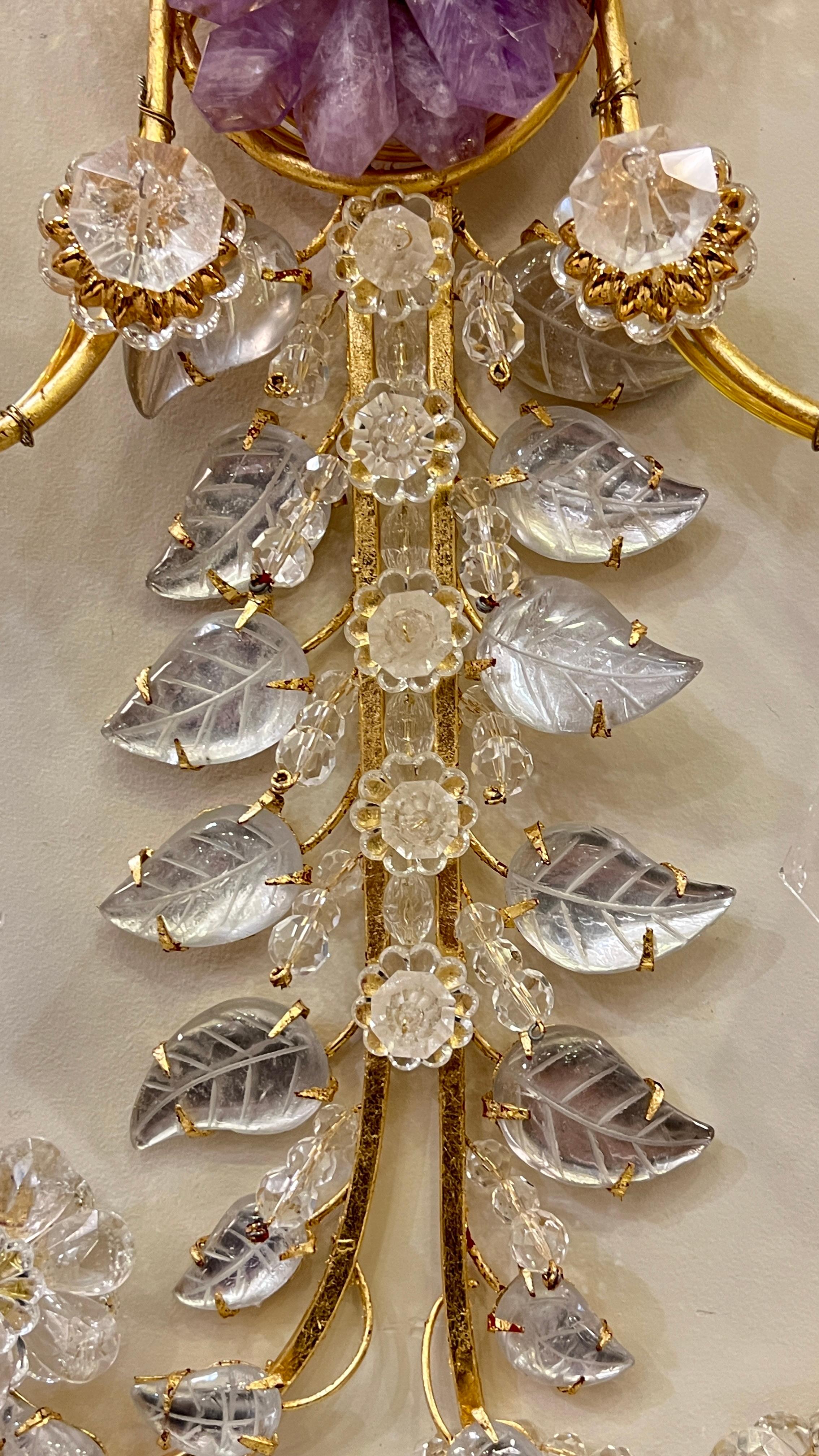 XXI secolo e contemporaneo Coppia di applique a 2 luci in cristallo di New Rock e metallo dorato in vendita
