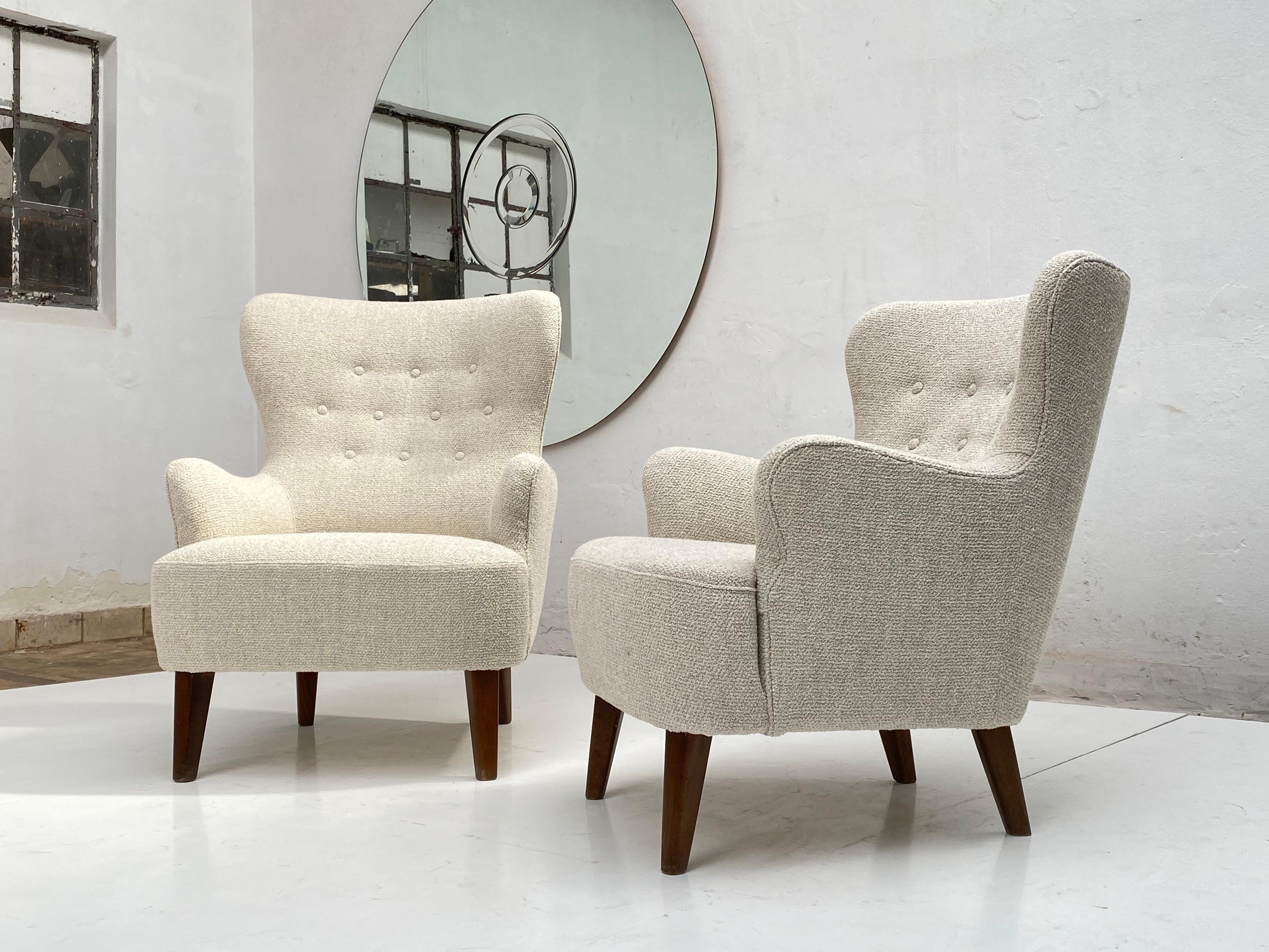 Paire de fauteuils de salon rembourrés neufs de Theo Ruth pour Artifort, années 1950  en vente 13