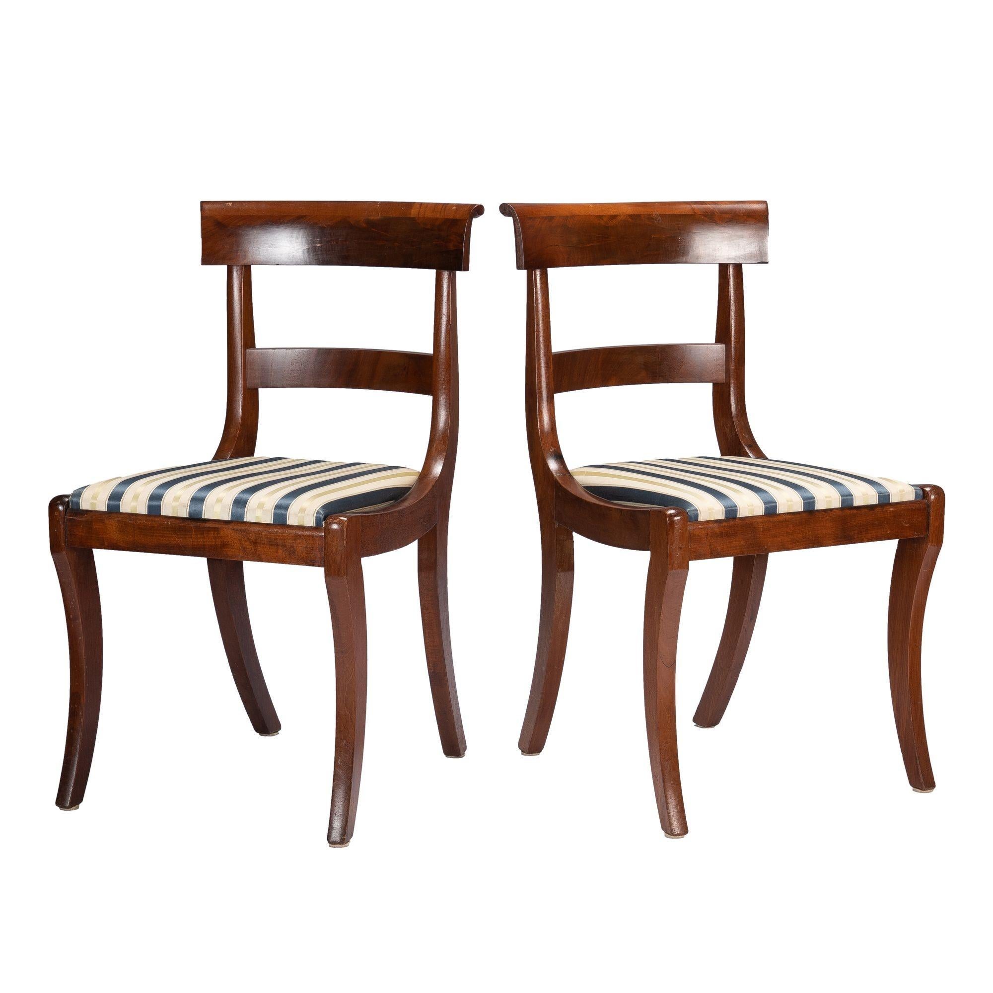 Pair of New York mahogany Klismos slip seat side chairs, 1825 3