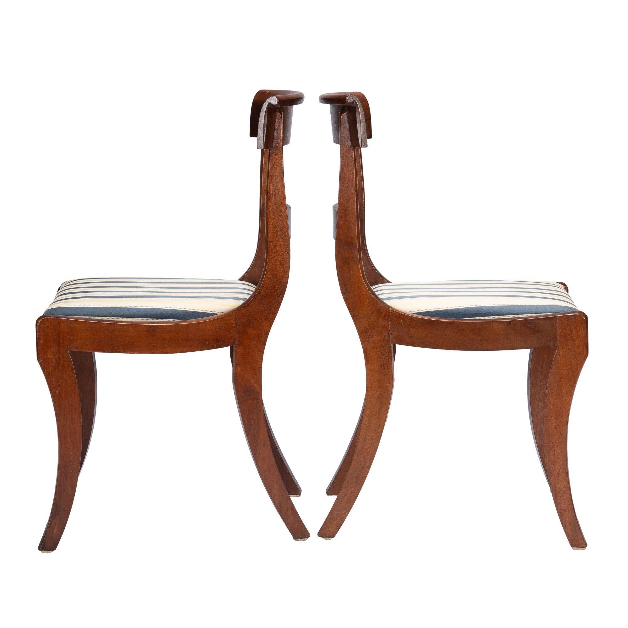 Pair of New York mahogany Klismos slip seat side chairs, 1825 For Sale 2