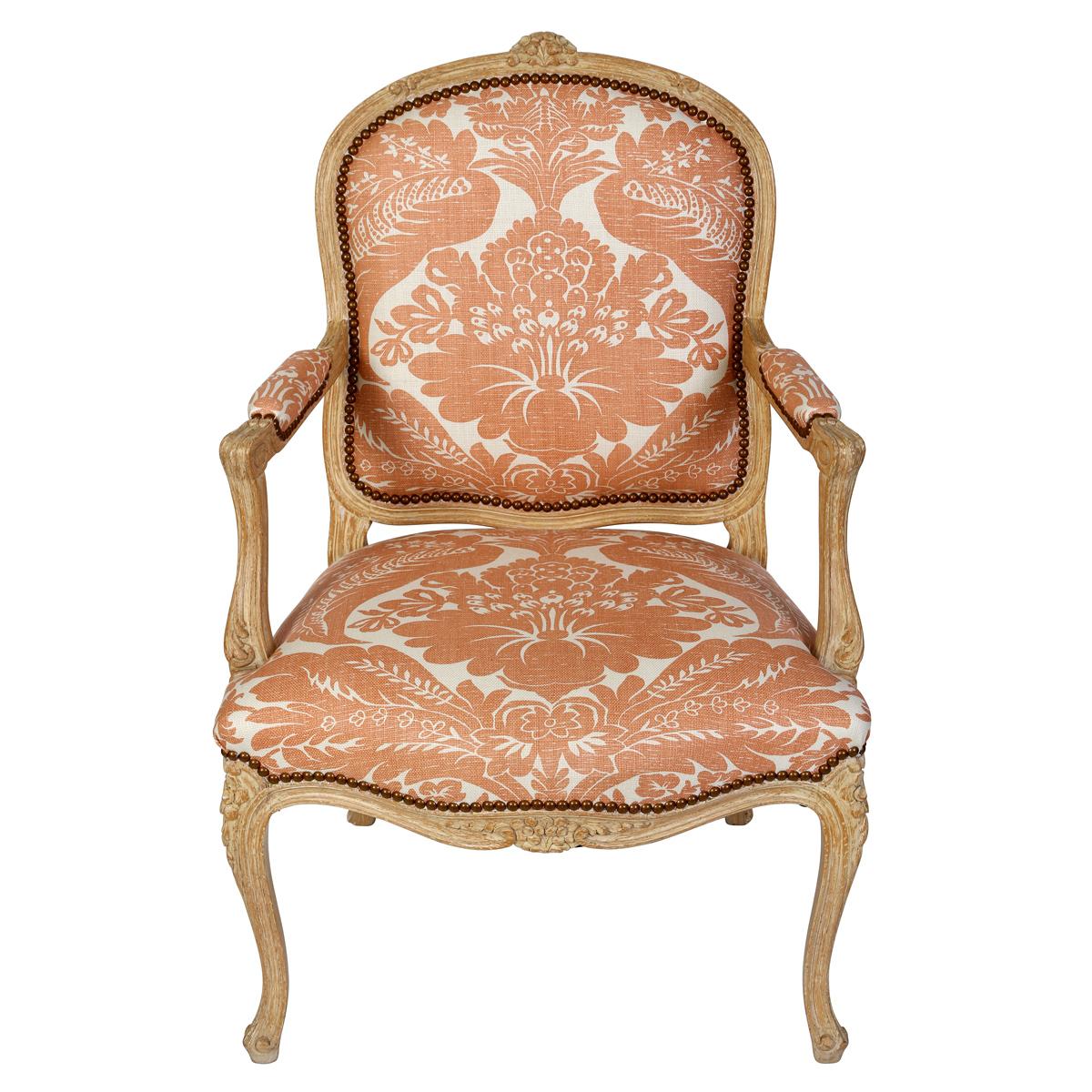 Ein elegantes und raffiniertes Paar Fauteuil-Sessel im Louis XV-Stil, neu bezogen mit dem luxuriösen Leinenstoff 