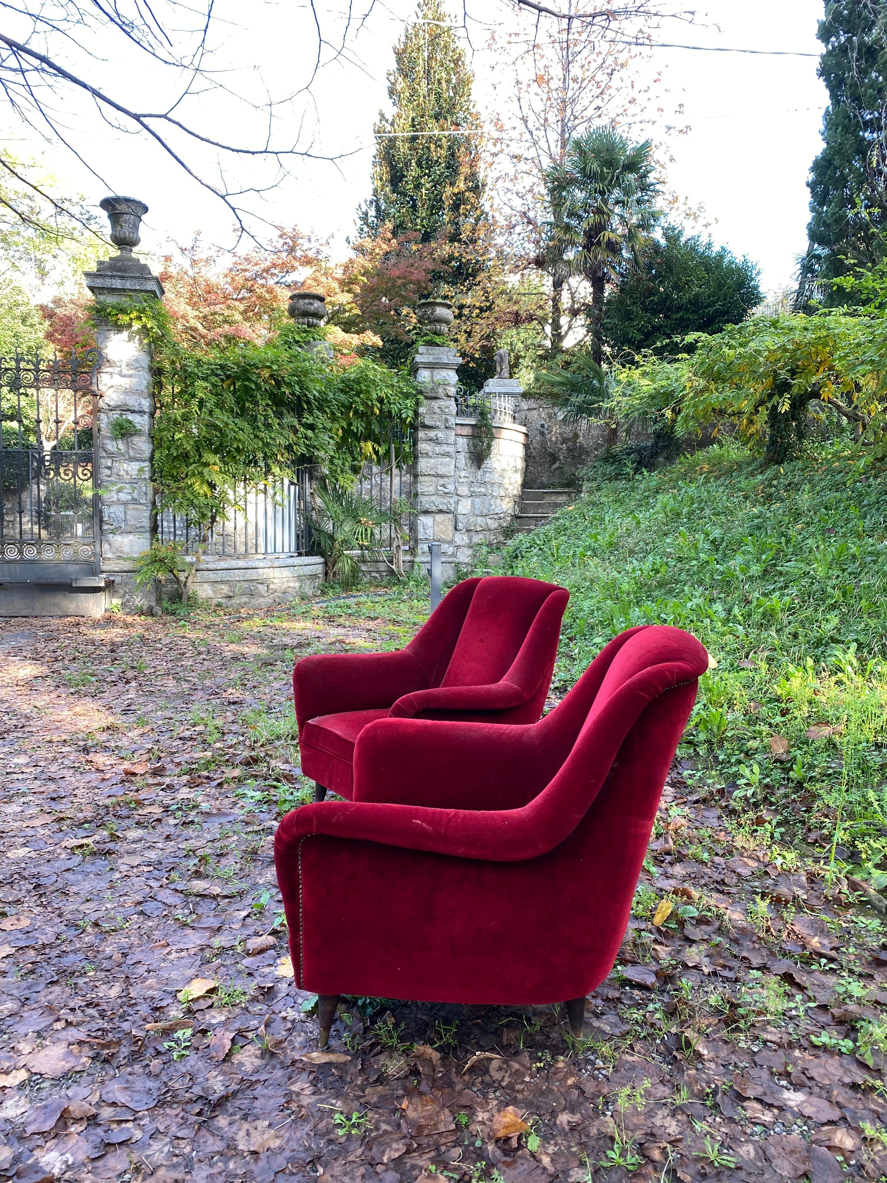 Paire de chaises longues Ponti nouvellement tapissées 100 % mohair velours « Teddy » en vente 3