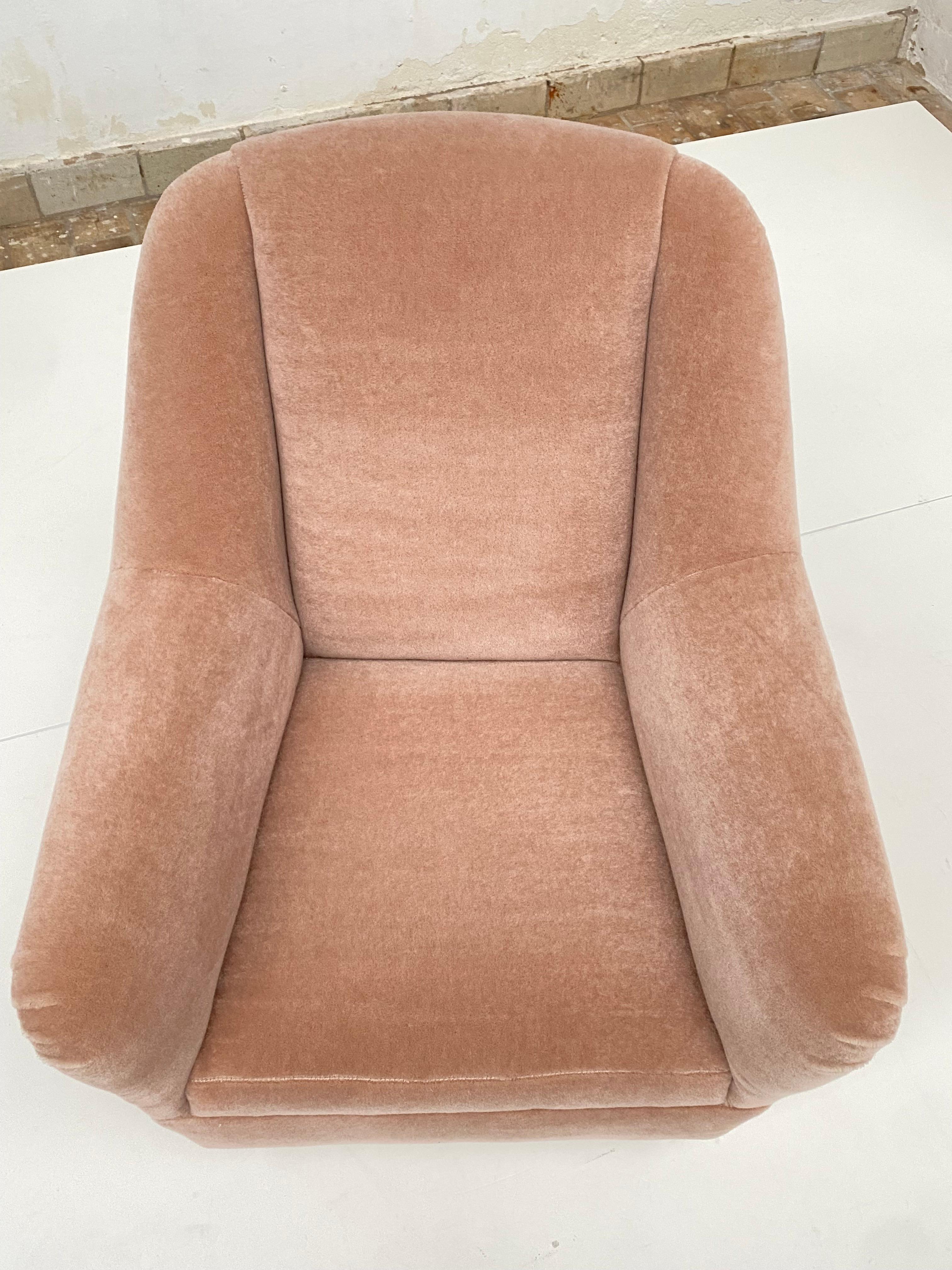 italien Paire de chaises longues Ponti nouvellement tapissées 100 % mohair velours « Teddy » en vente
