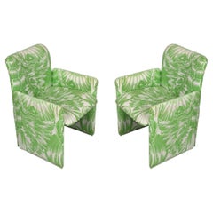 Ein Paar neu gepolsterte Stühle mit Meg Braff Designs Stoff, Nassau Pistachio