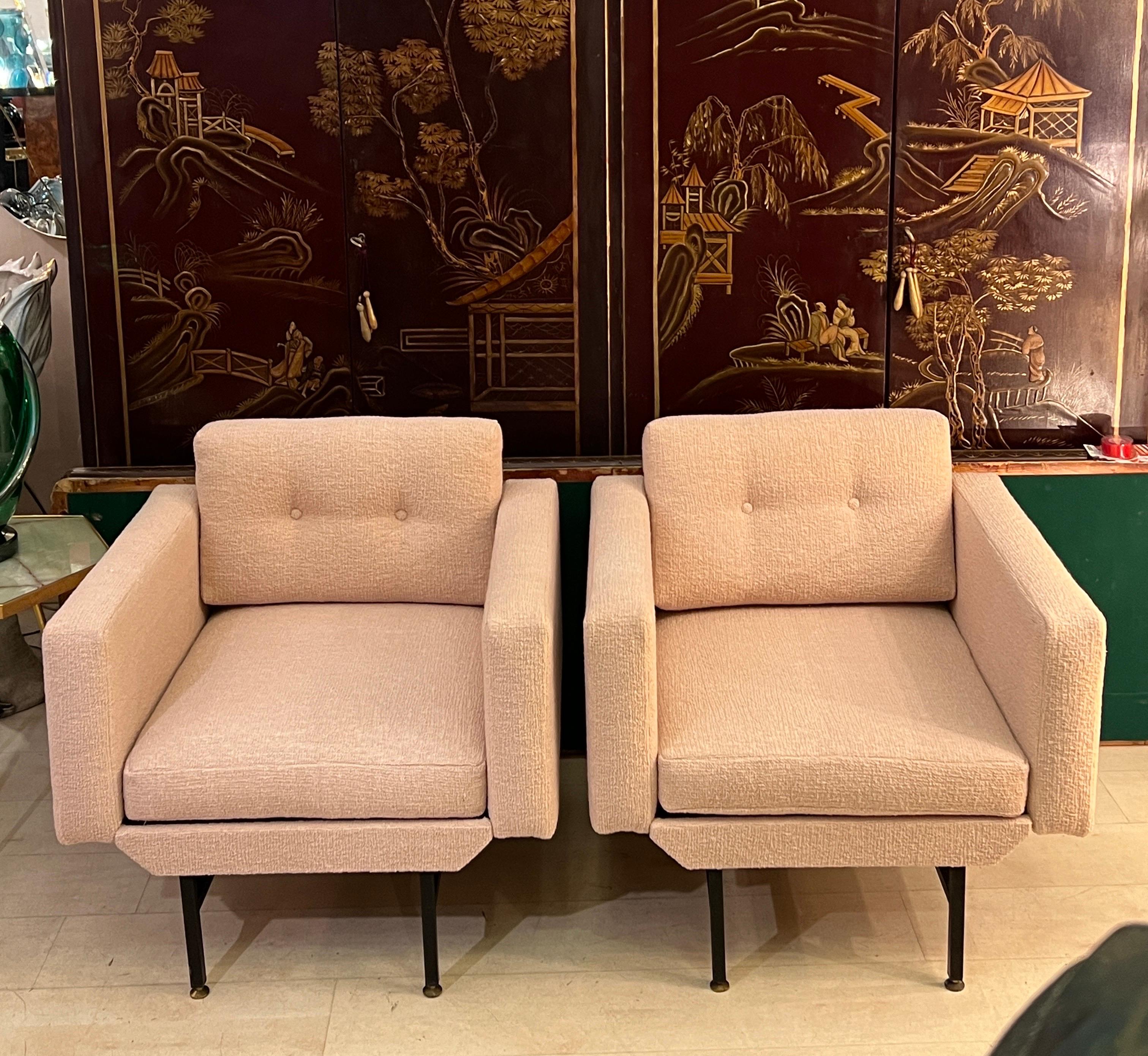 Pair of Newly Upholstered Pale Pink Bouclé Armchairs, 1950s For Sale 6