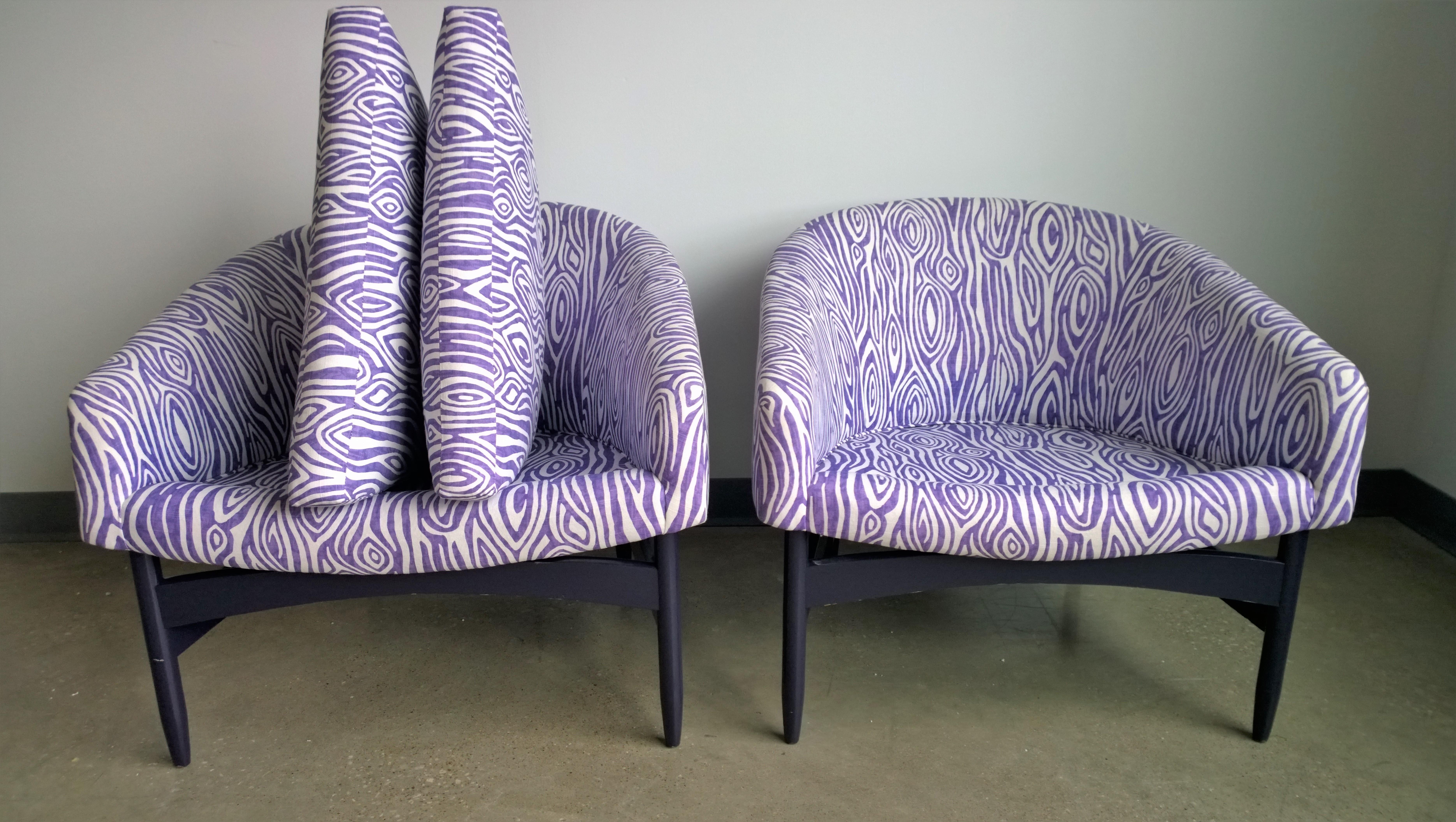 Pair of Newly Upholstered Purple & White Animal Print Barrel Back Lounge Chairs For Sale 10
