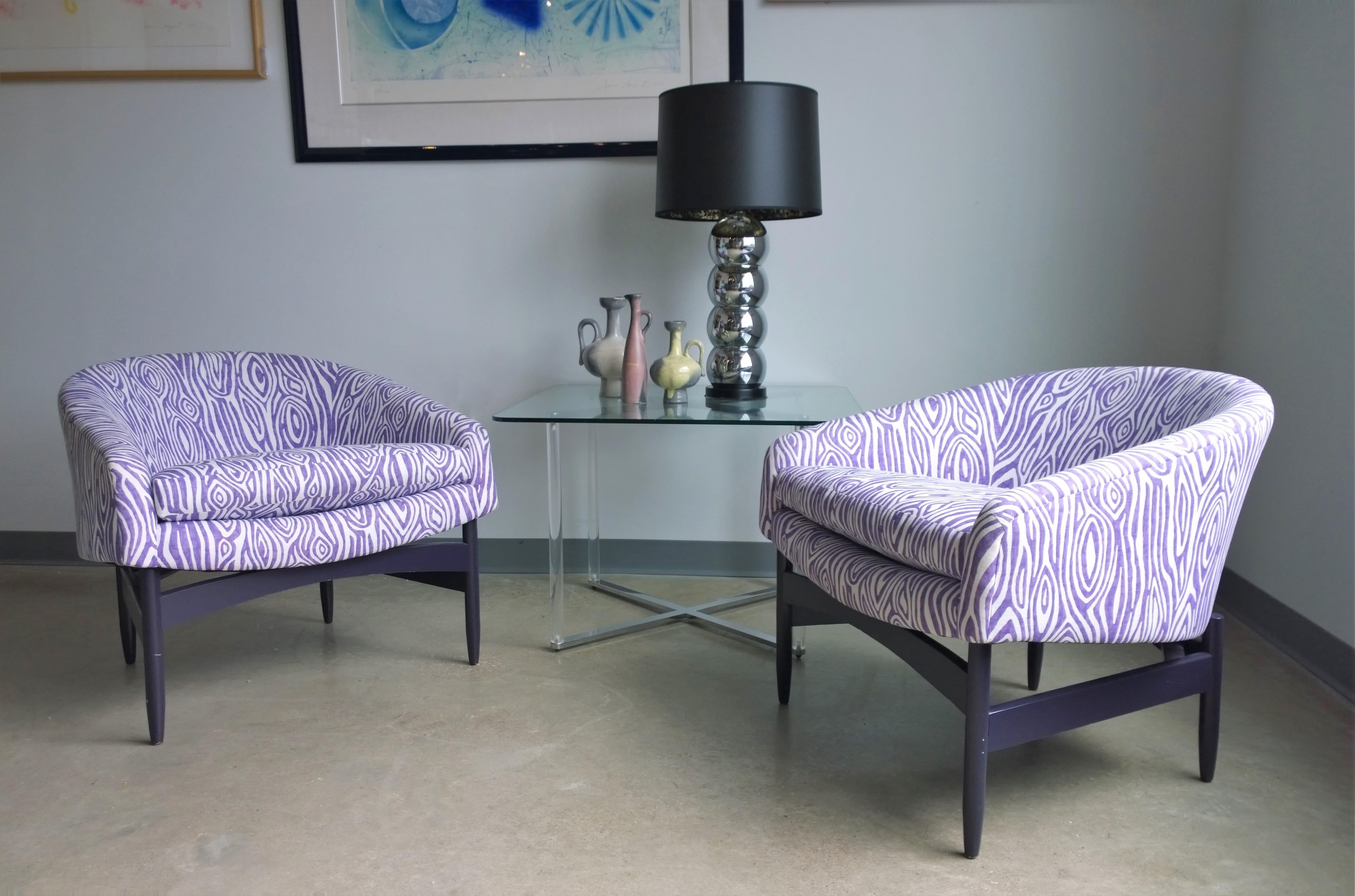 Pair of Newly Upholstered Purple & White Animal Print Barrel Back Lounge Chairs For Sale 11