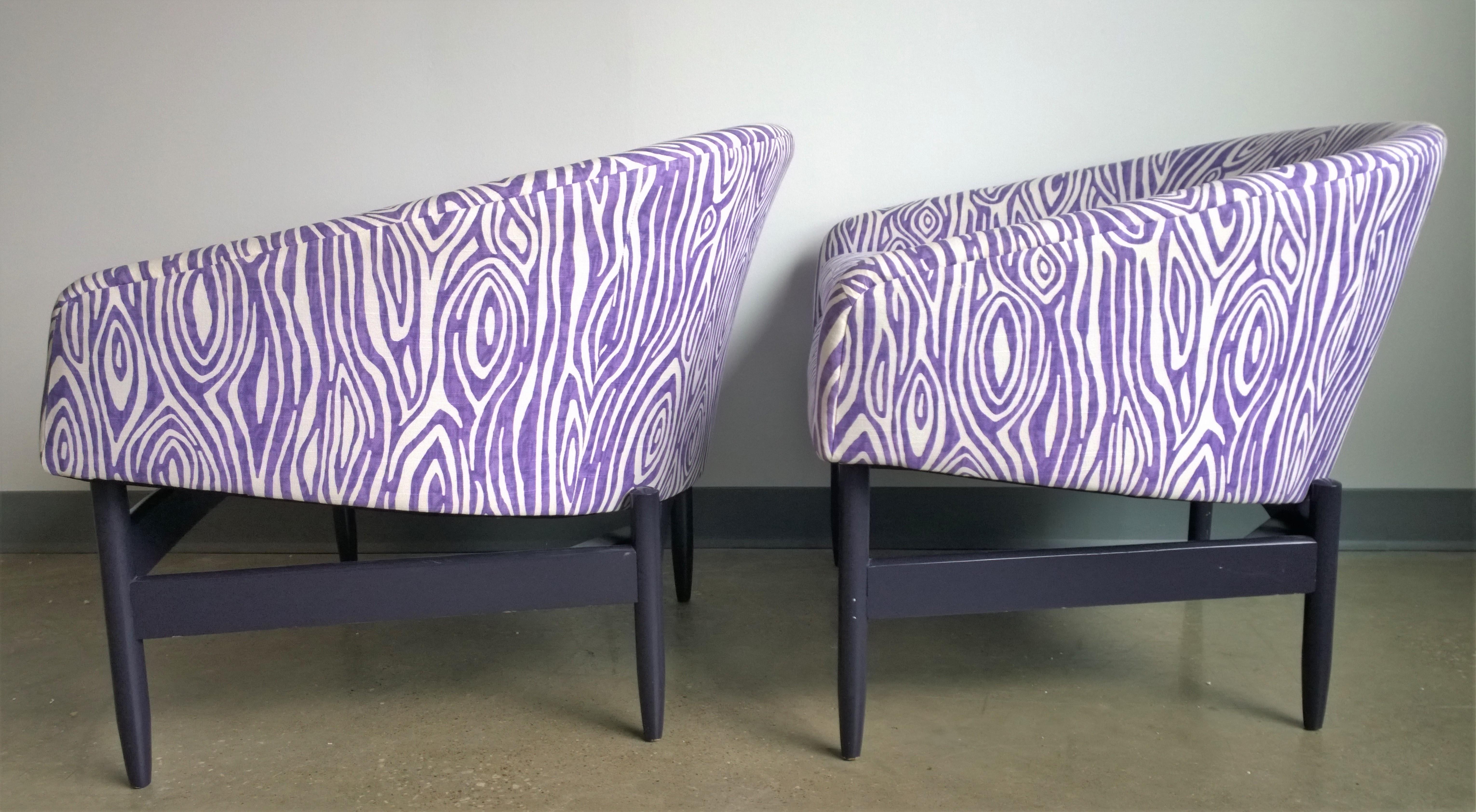 Mid-Century Modern Pair of Newly Upholstered Purple & White Animal Print Barrel Back Lounge Chairs For Sale