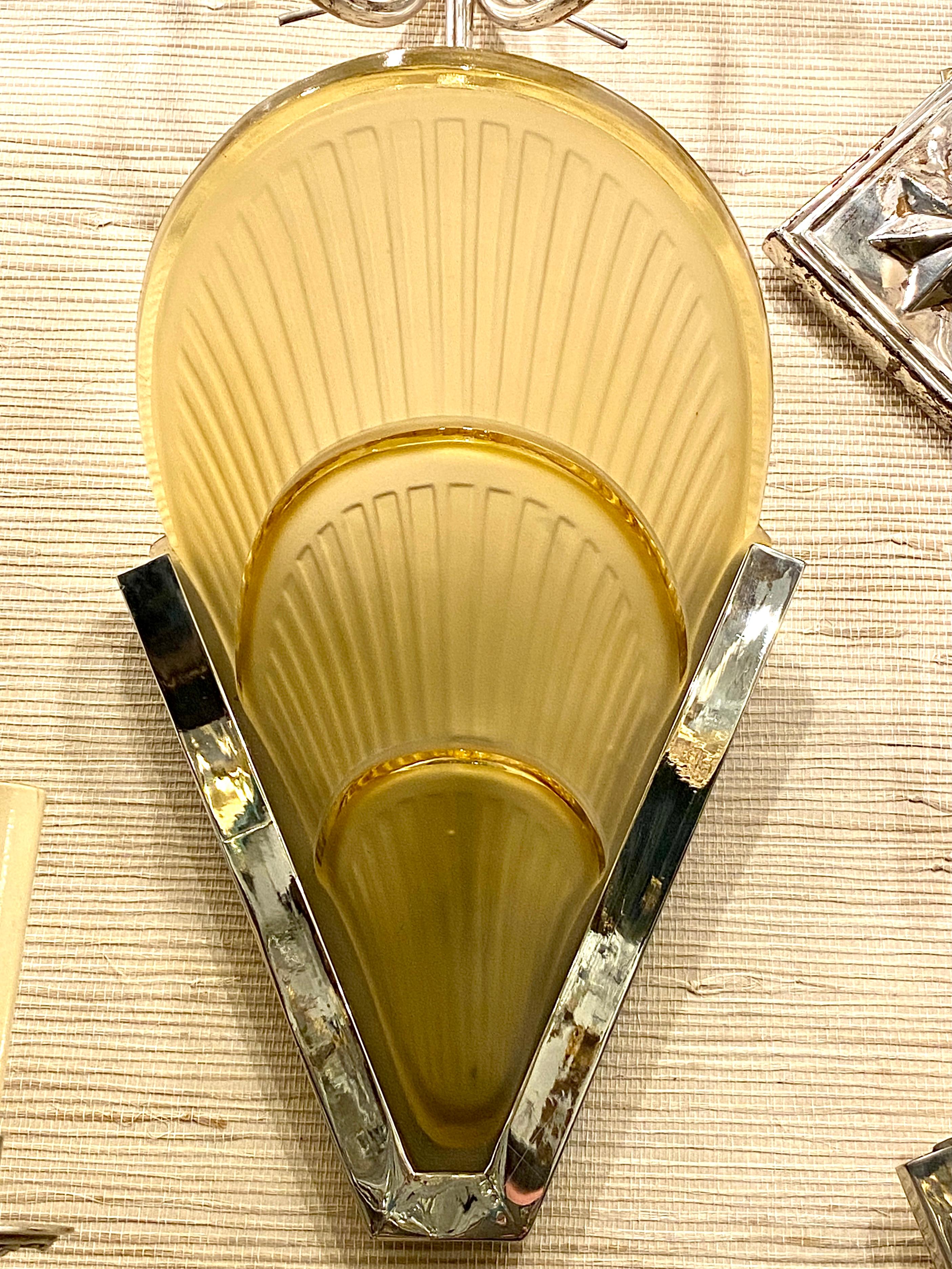 Paar vernickelte Art Deco-Leuchter im Zustand „Gut“ im Angebot in New York, NY