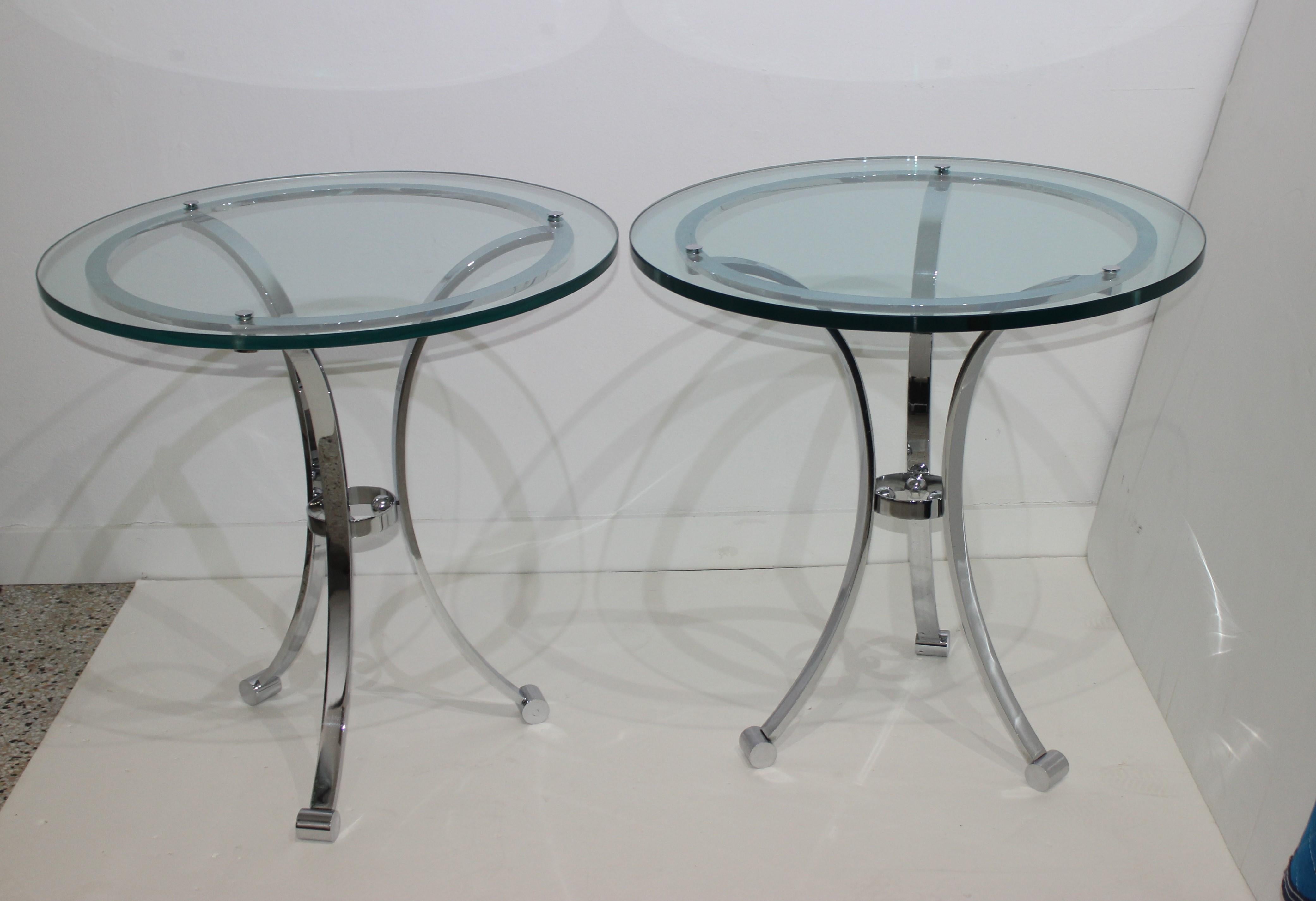 This stylish pair of Maison Jansen style gueridon tables have recently been restored with nickel plating.

Note: One glass is 5/8