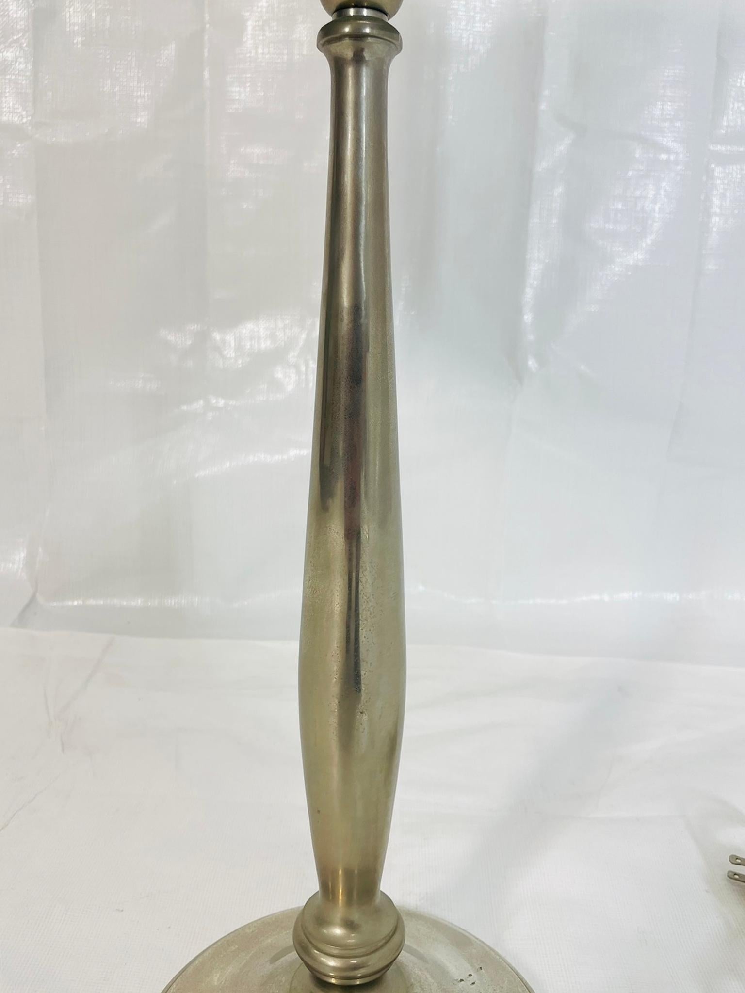 Pair of Nickel-Plated Modern Table Lamps with Matching Metal Shades en venta 6