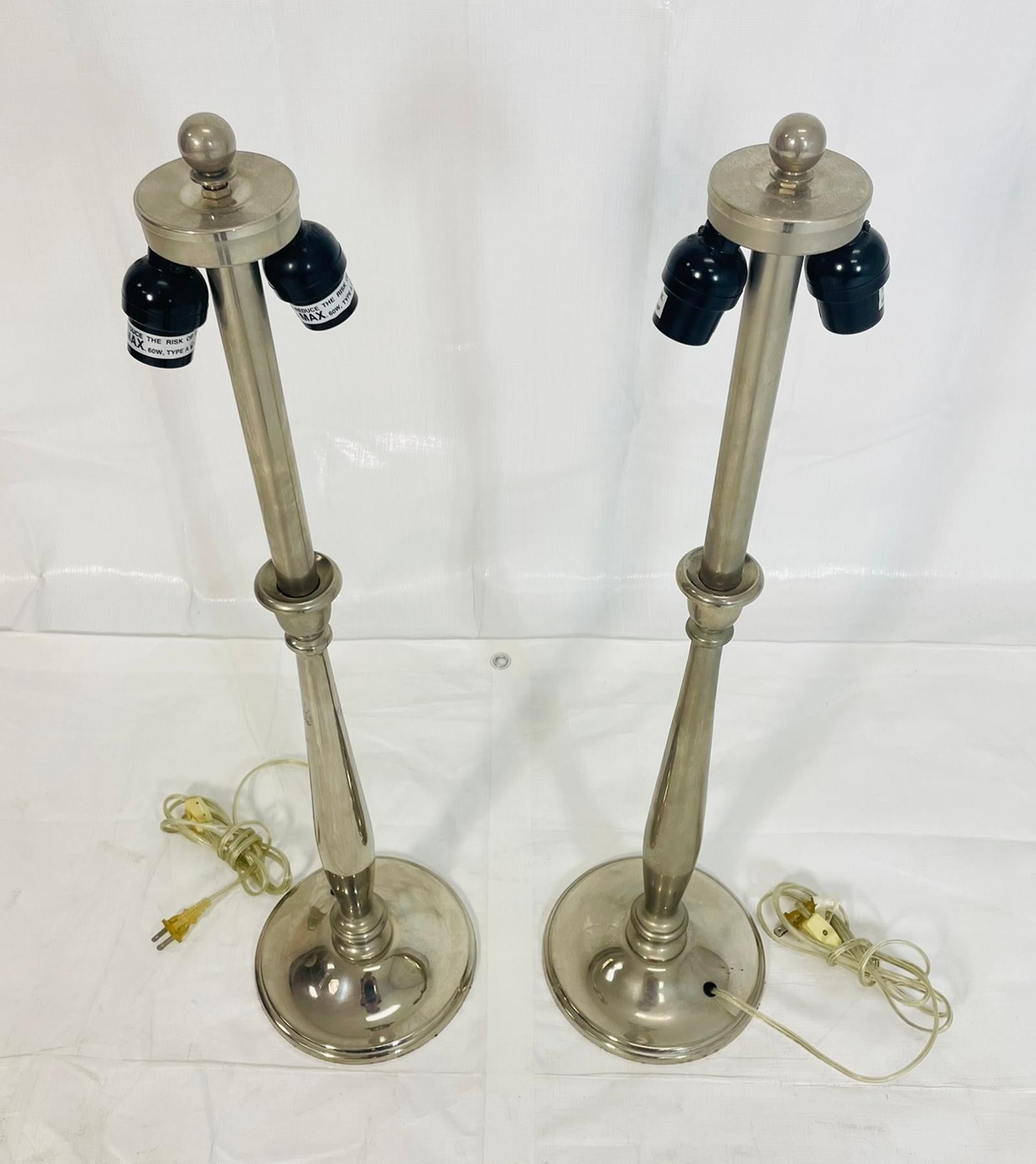 Pair of Nickel-Plated Modern Table Lamps with Matching Metal Shades en venta 8