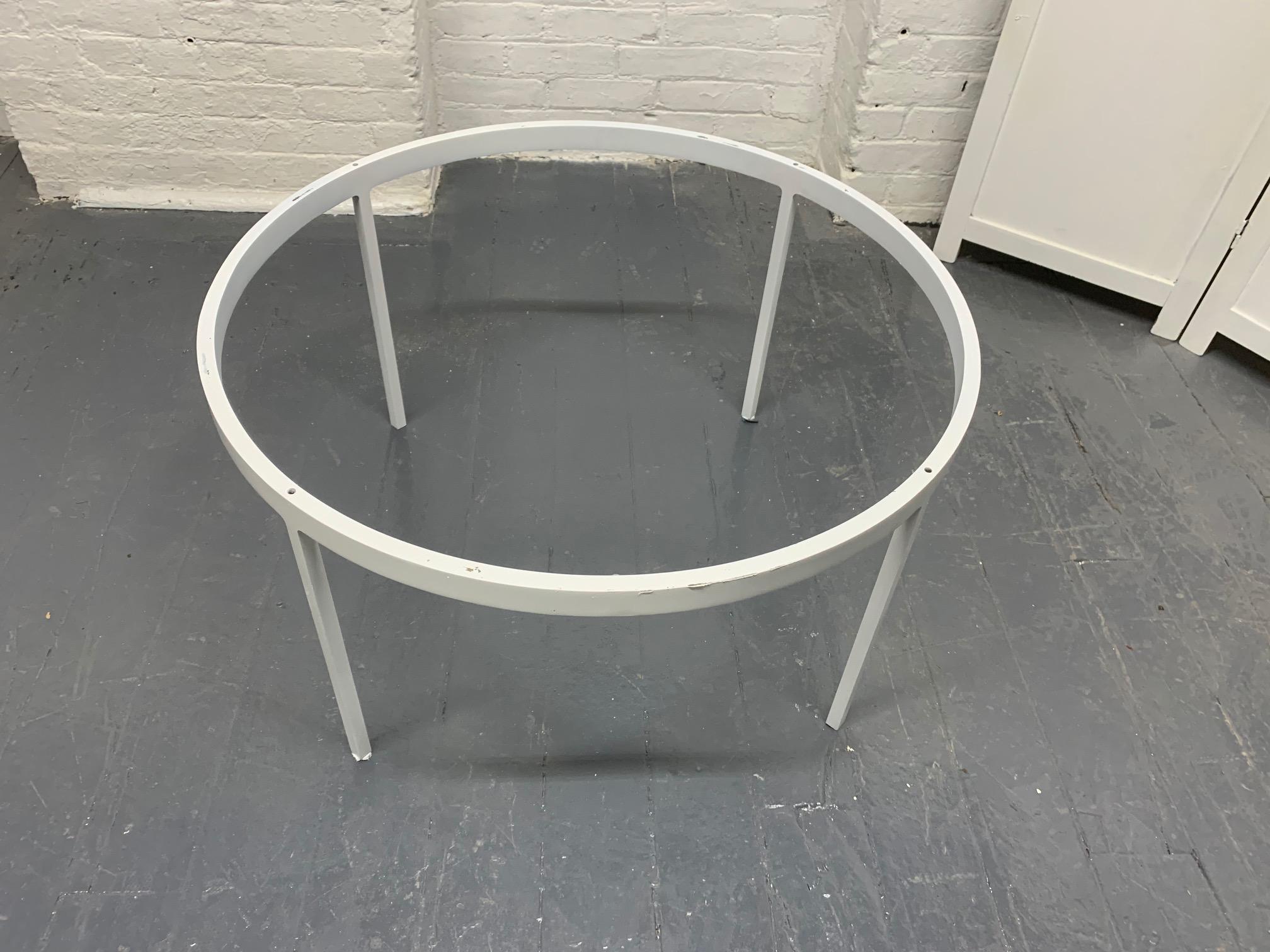 Pair of Nicos Zographos Style Carrara Marble Top Tables In Good Condition For Sale In New York, NY