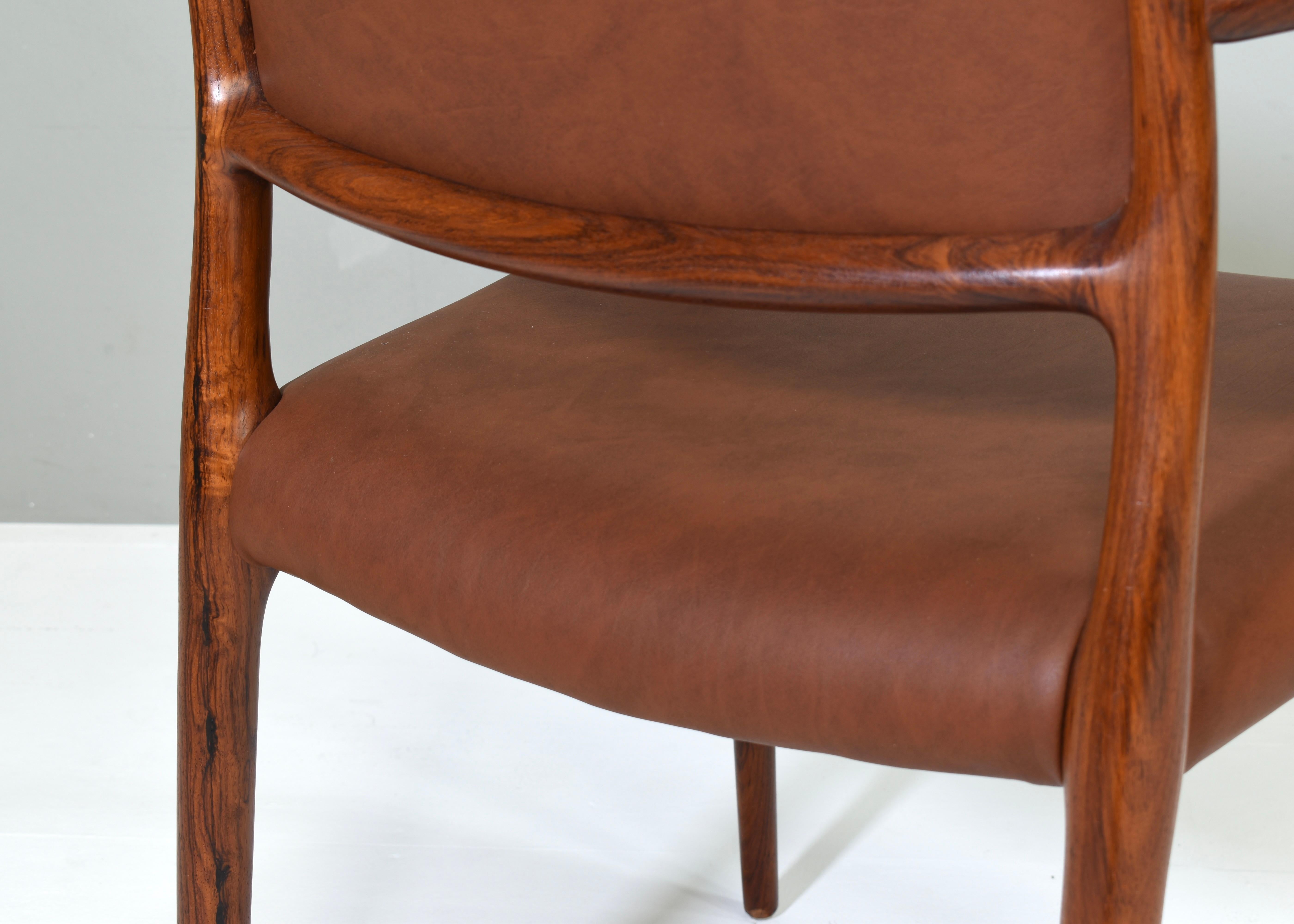 Paar Niels O. Møller Modell 65 Esszimmerstühle - Dänemark, 1968 im Angebot 6