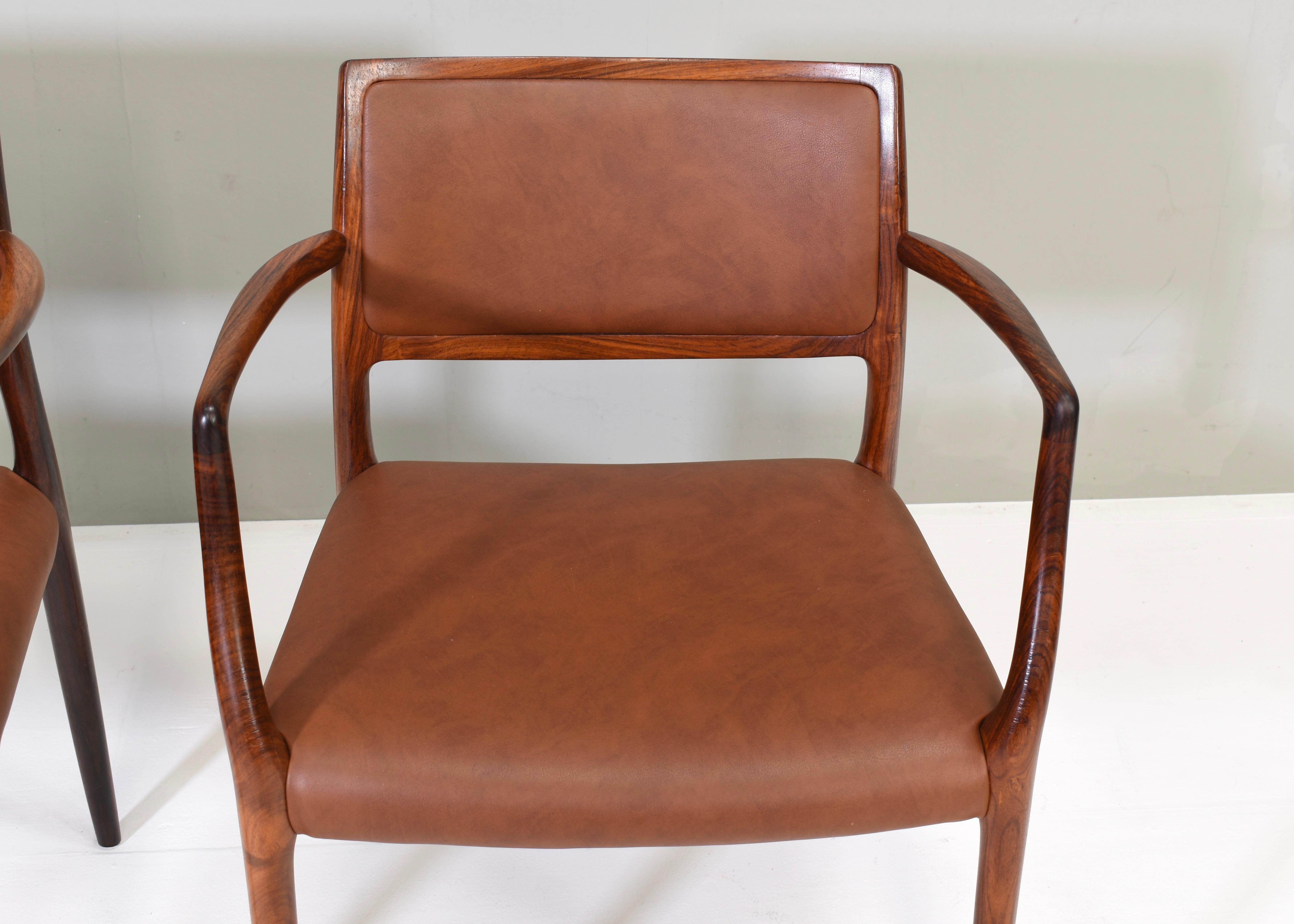 Paar Niels O. Møller Modell 65 Esszimmerstühle - Dänemark, 1968 (Dänisch) im Angebot