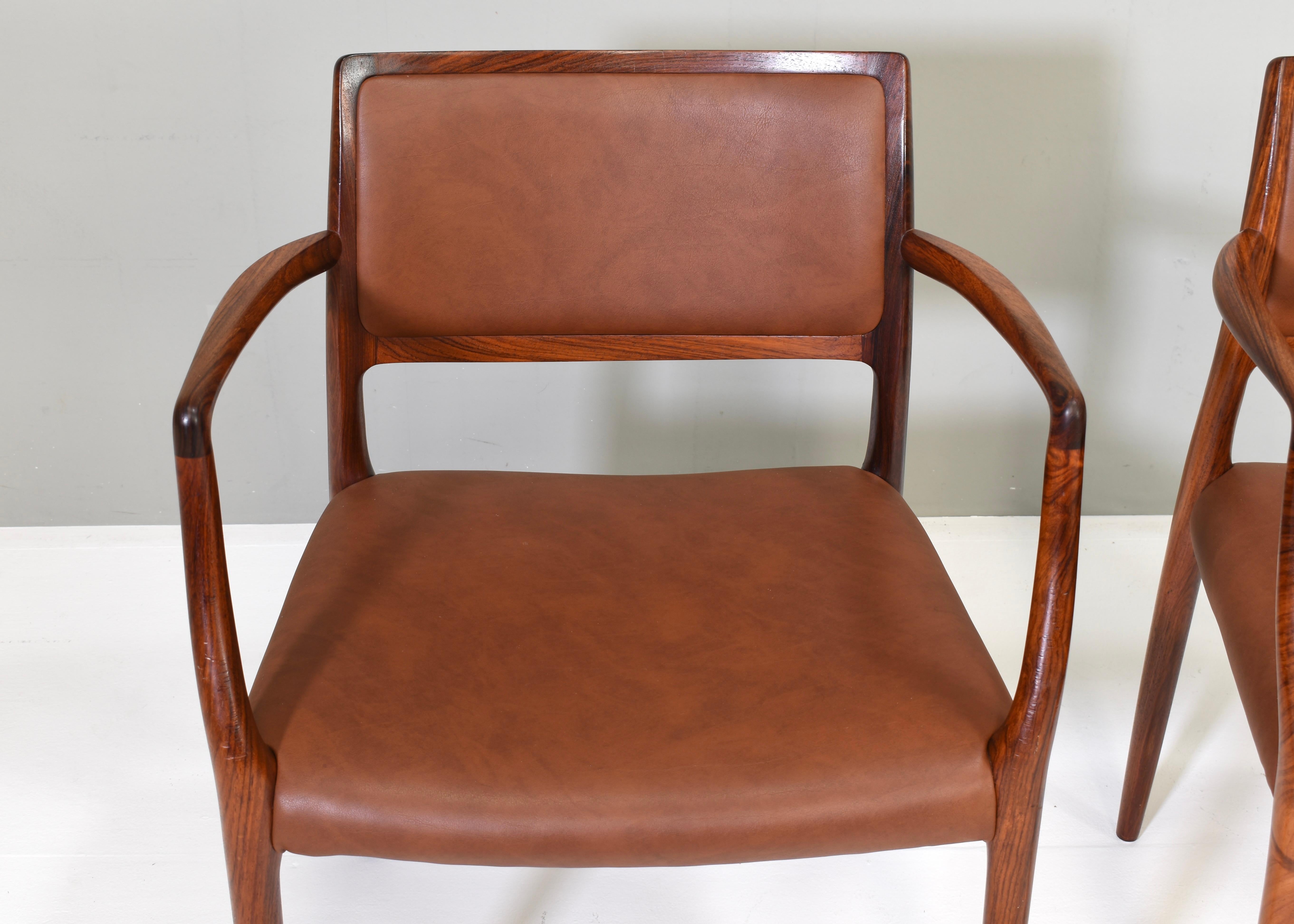 Paar Niels O. Møller Modell 65 Esszimmerstühle - Dänemark, 1968 im Zustand „Gut“ im Angebot in Pijnacker, Zuid-Holland