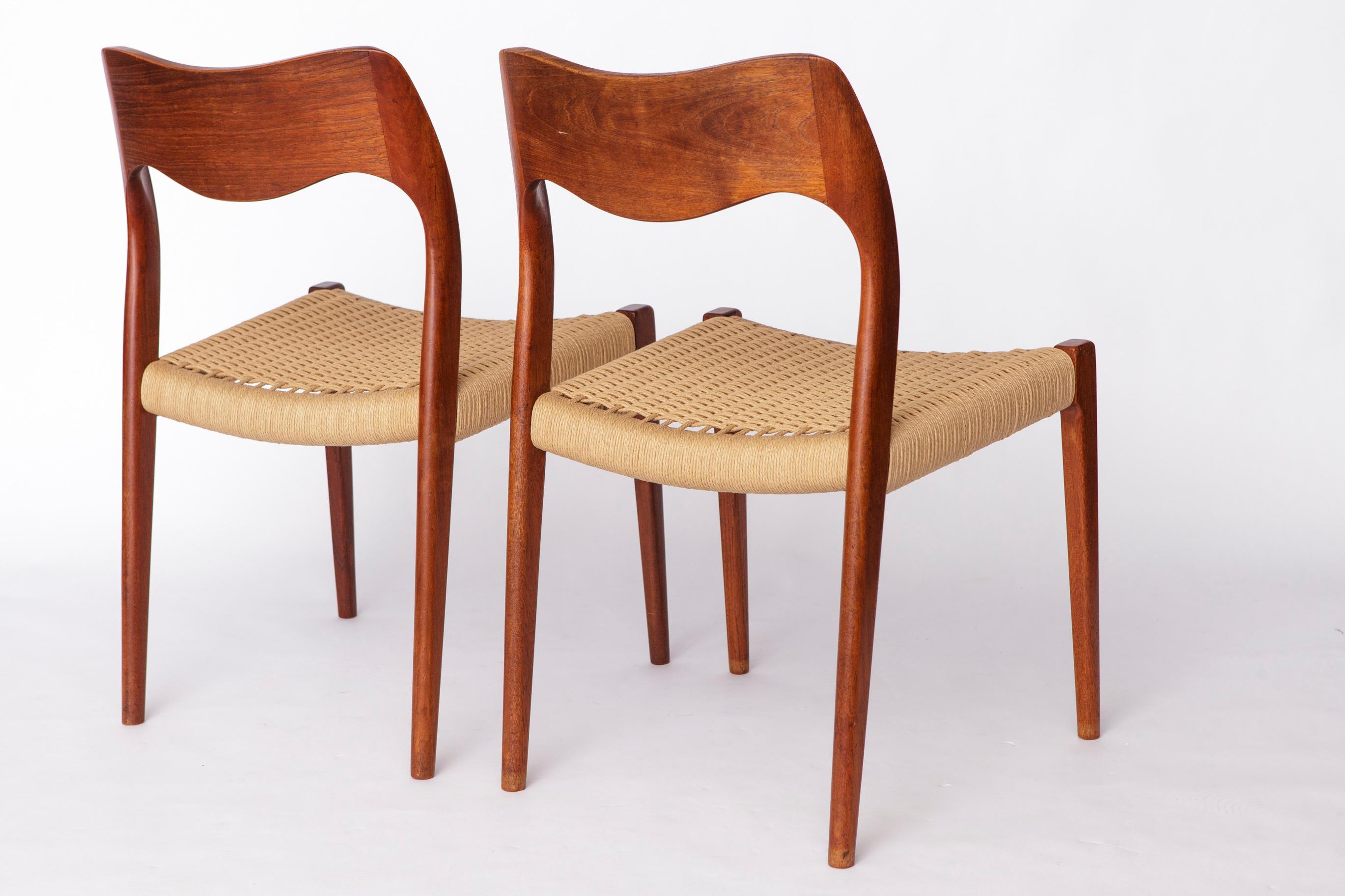 Danese Coppia di sedie da pranzo in teak Niels Otto Møller Model 71, anni '50  Centro danese in vendita
