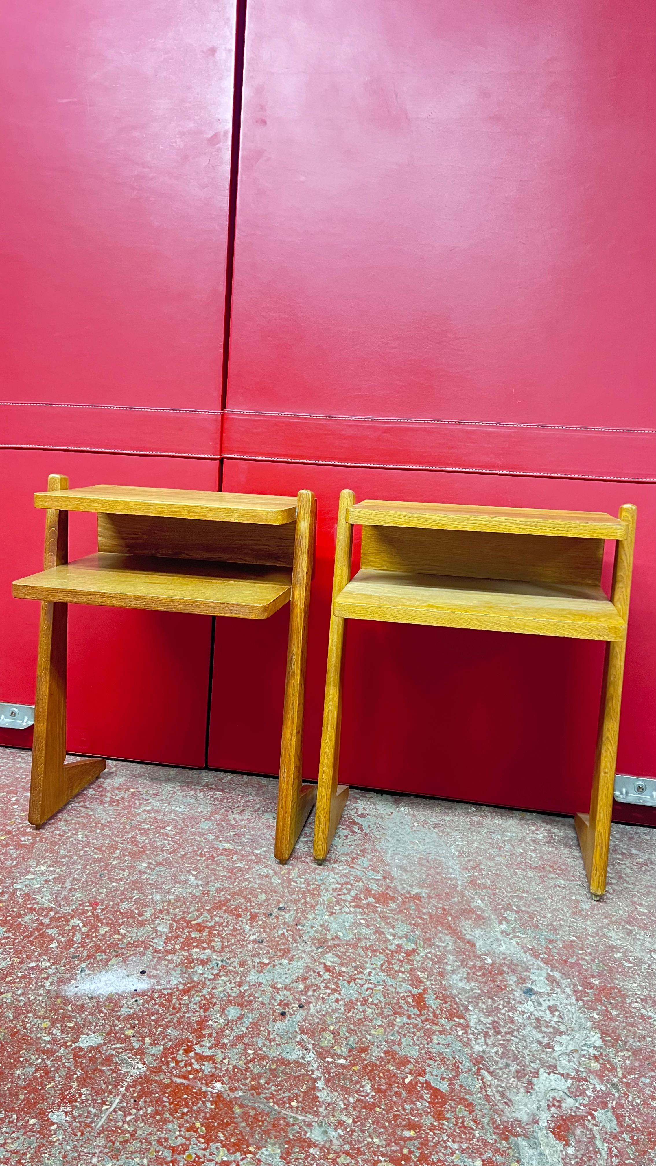 'Pair of night stands in oak Guillerme et Chambron In Good Condition In Saint-Ouen, FR