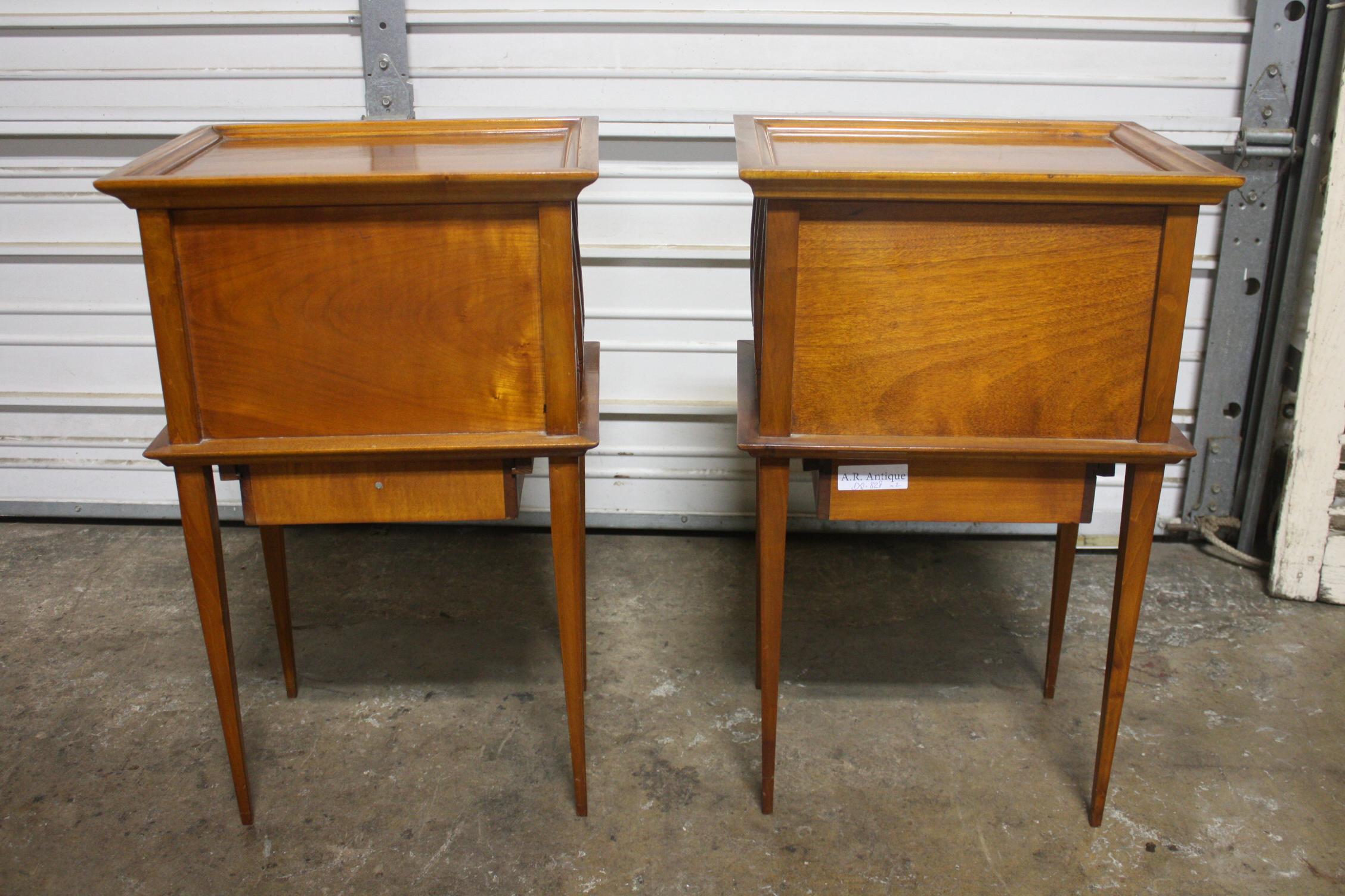 Pair of Night Stands or Side Tables In Good Condition In Stockbridge, GA