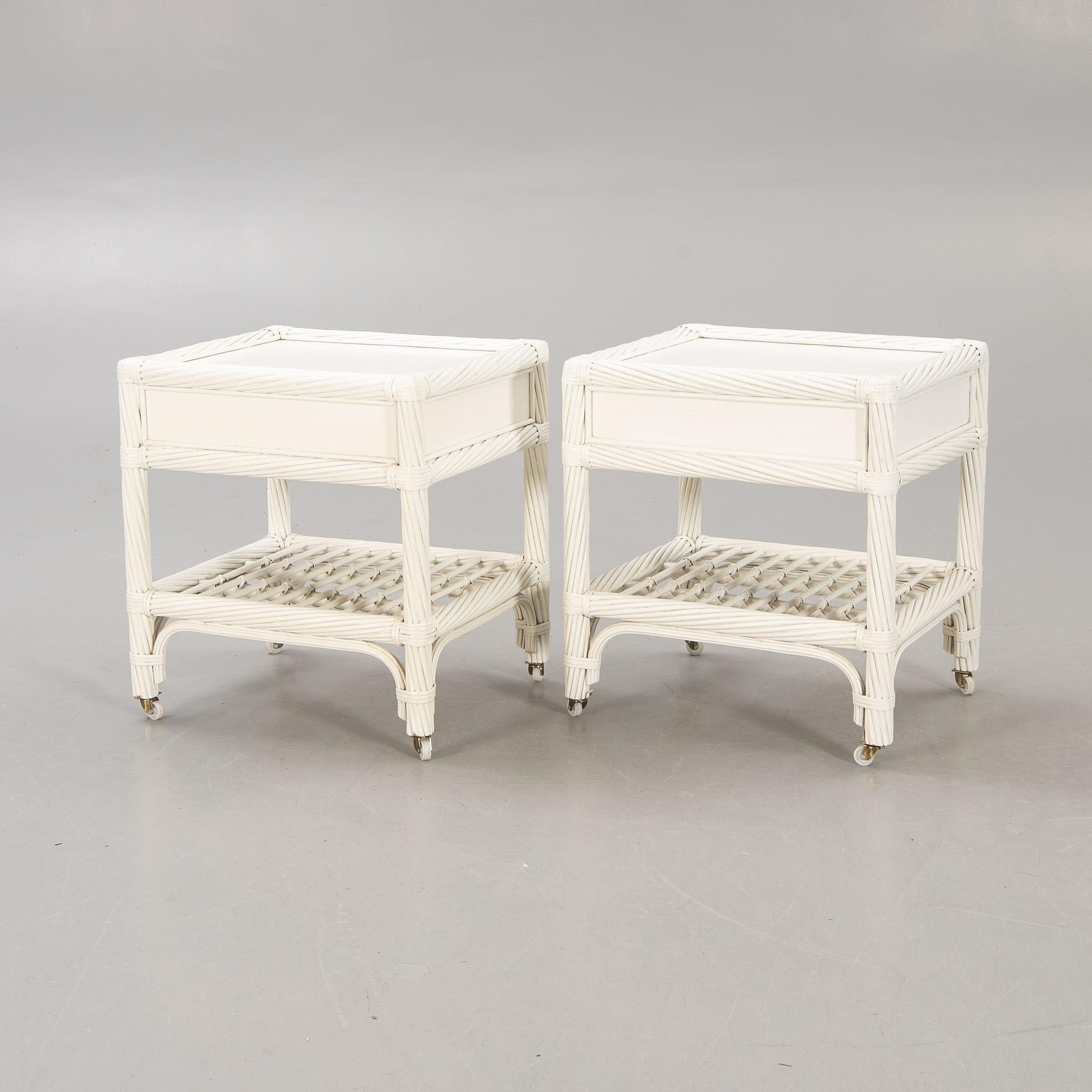 Pair of nightstand white lacquer bamboo and wood by DUX, Sweden, 1960.
Rare model in 