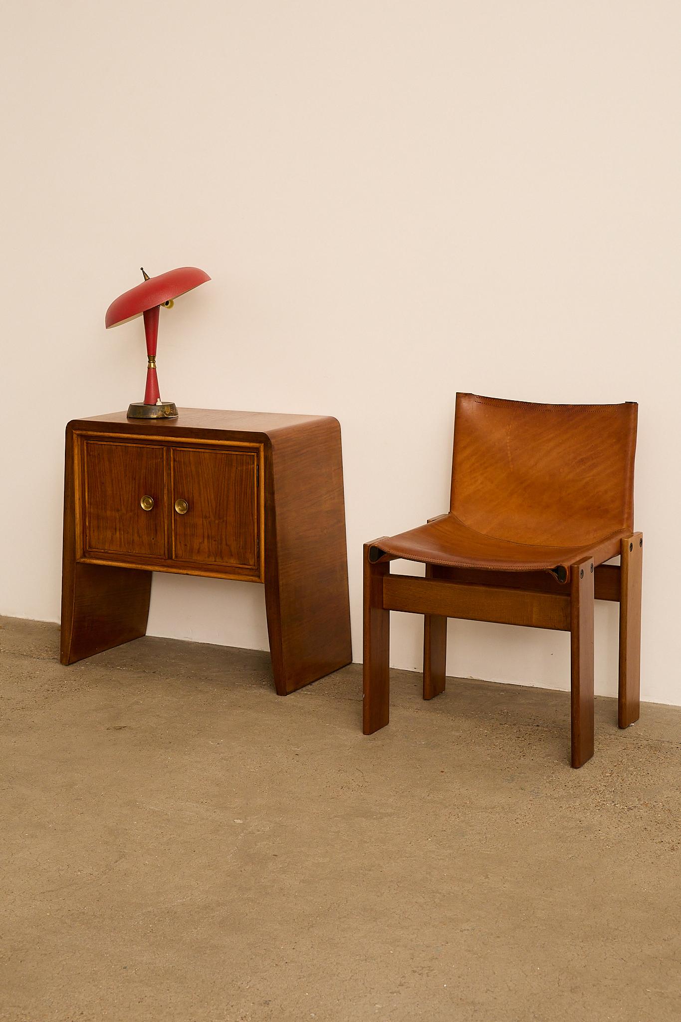 Paire de tables de nuit. Att. à Paolo Buffa en vente 2