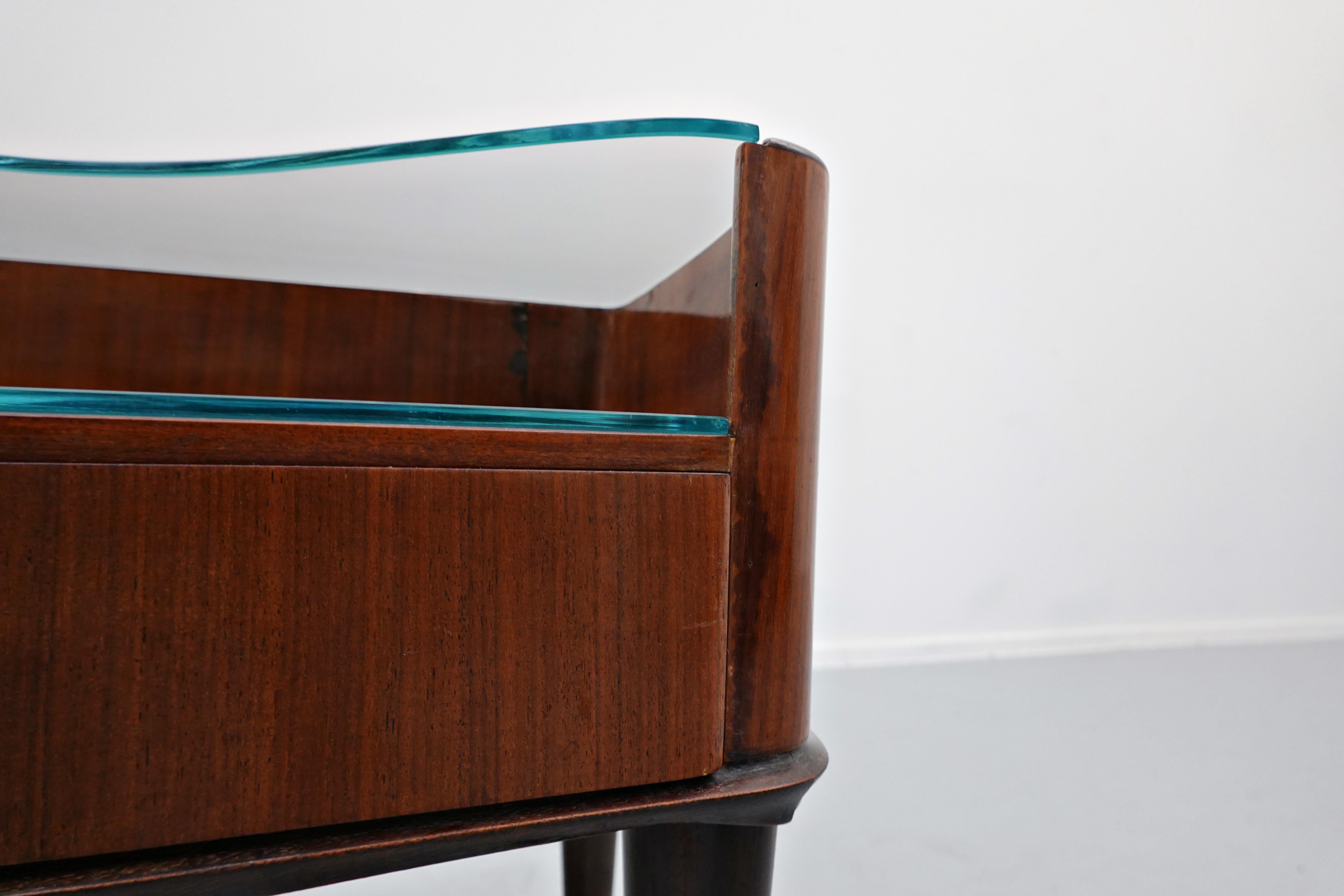 Pair of Mid-Century Modern  Nightstands Attributed to Osvaldo Borsani 6