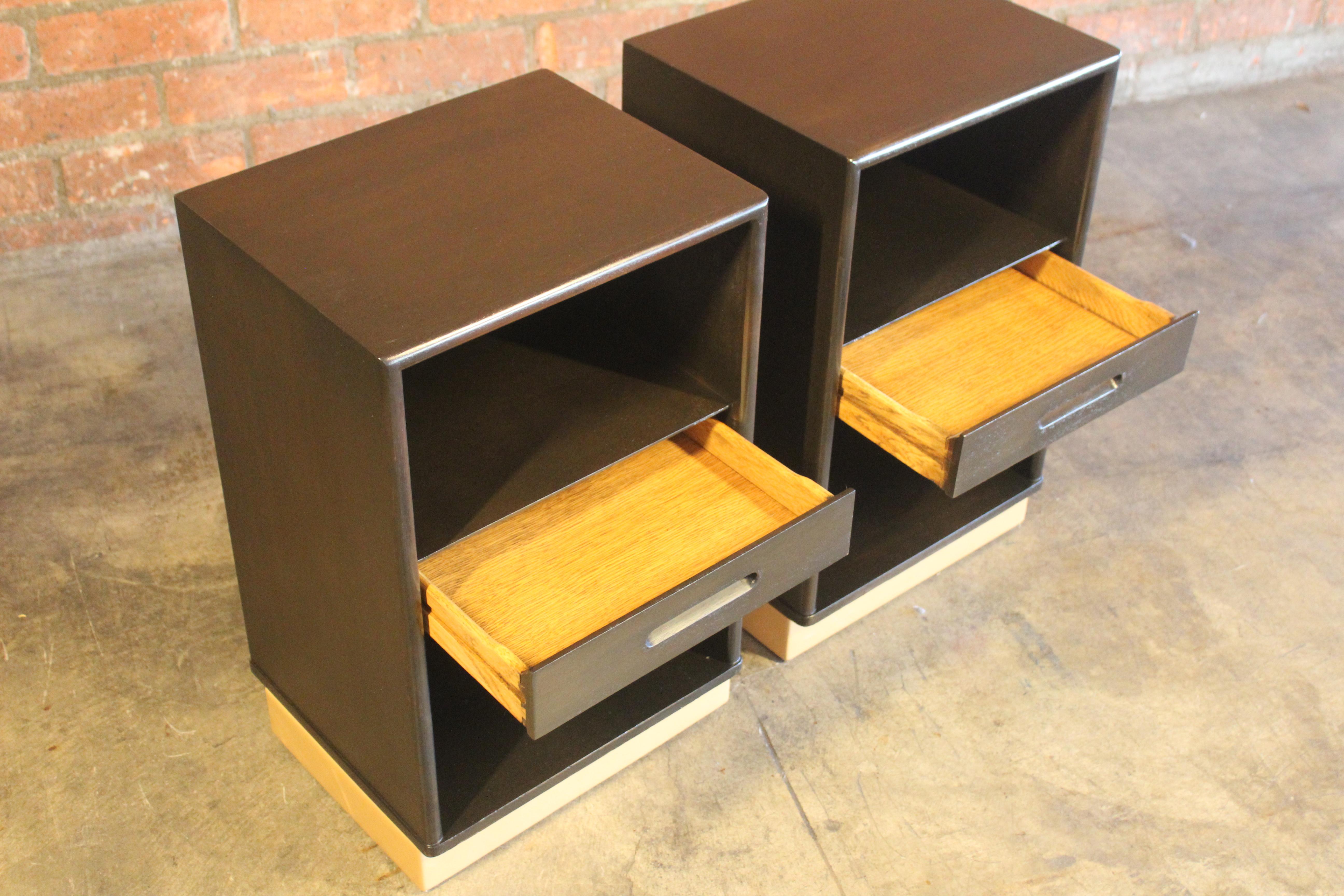 Pair of Nightstands by Edward Wormley for Dunbar, 1950s 5