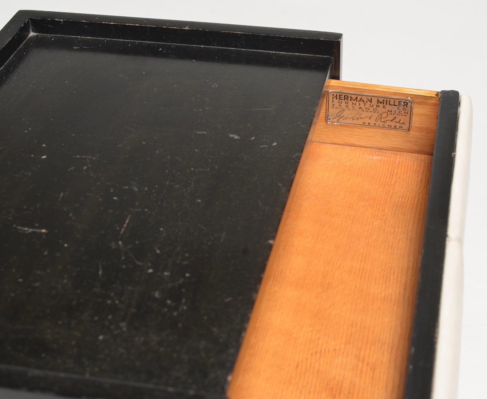 Americano Coppia di comodini di Gilbert Rohde per Herman Miller in vendita