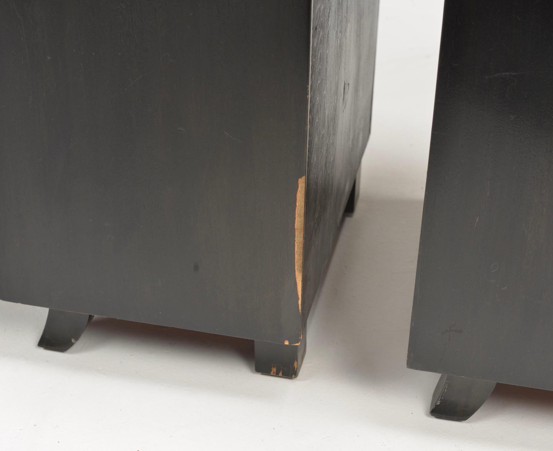 Metà XX secolo Coppia di comodini di Gilbert Rohde per Herman Miller in vendita