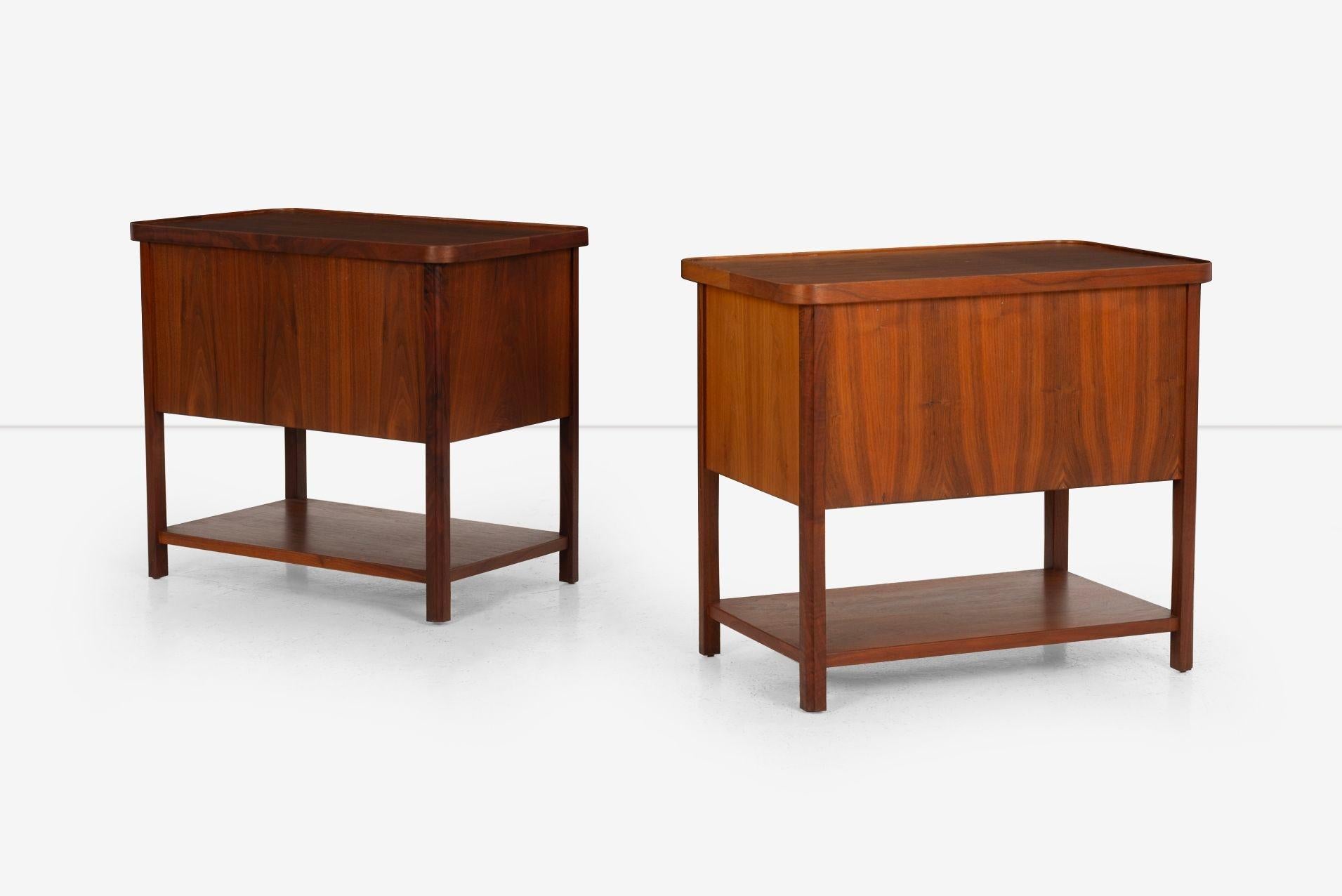 Pair of Nightstands by Jack Cartwright for Founders Furniture For Sale 4