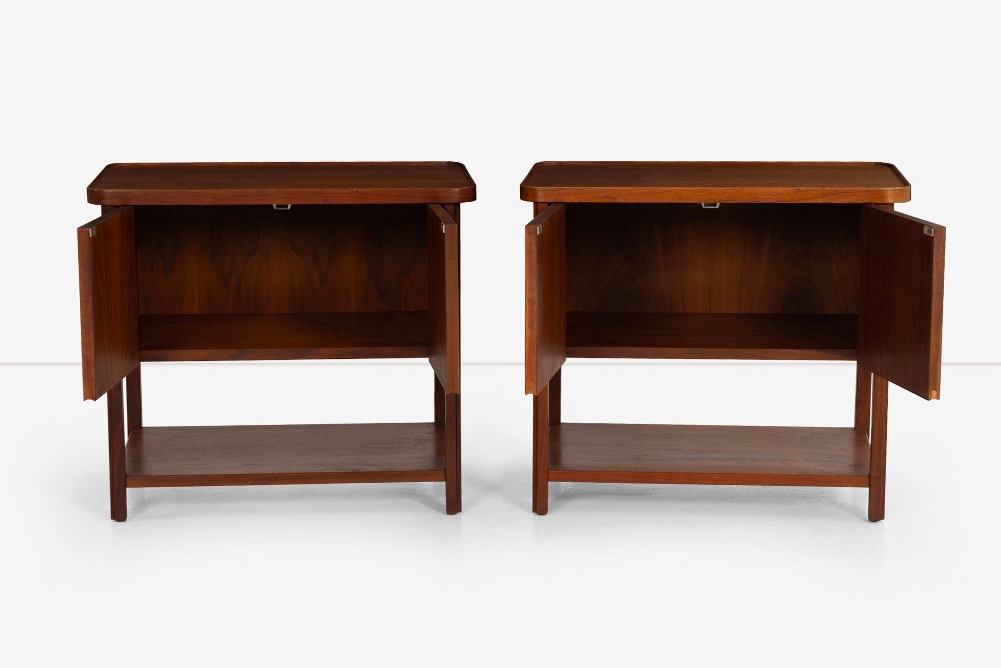 Mid-Century Modern Pair of Nightstands by Jack Cartwright for Founders Furniture For Sale