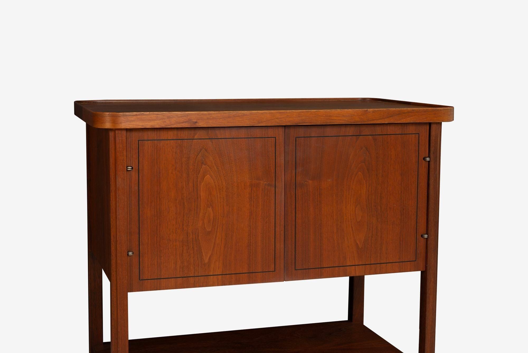 Mid-20th Century Pair of Nightstands by Jack Cartwright for Founders Furniture For Sale