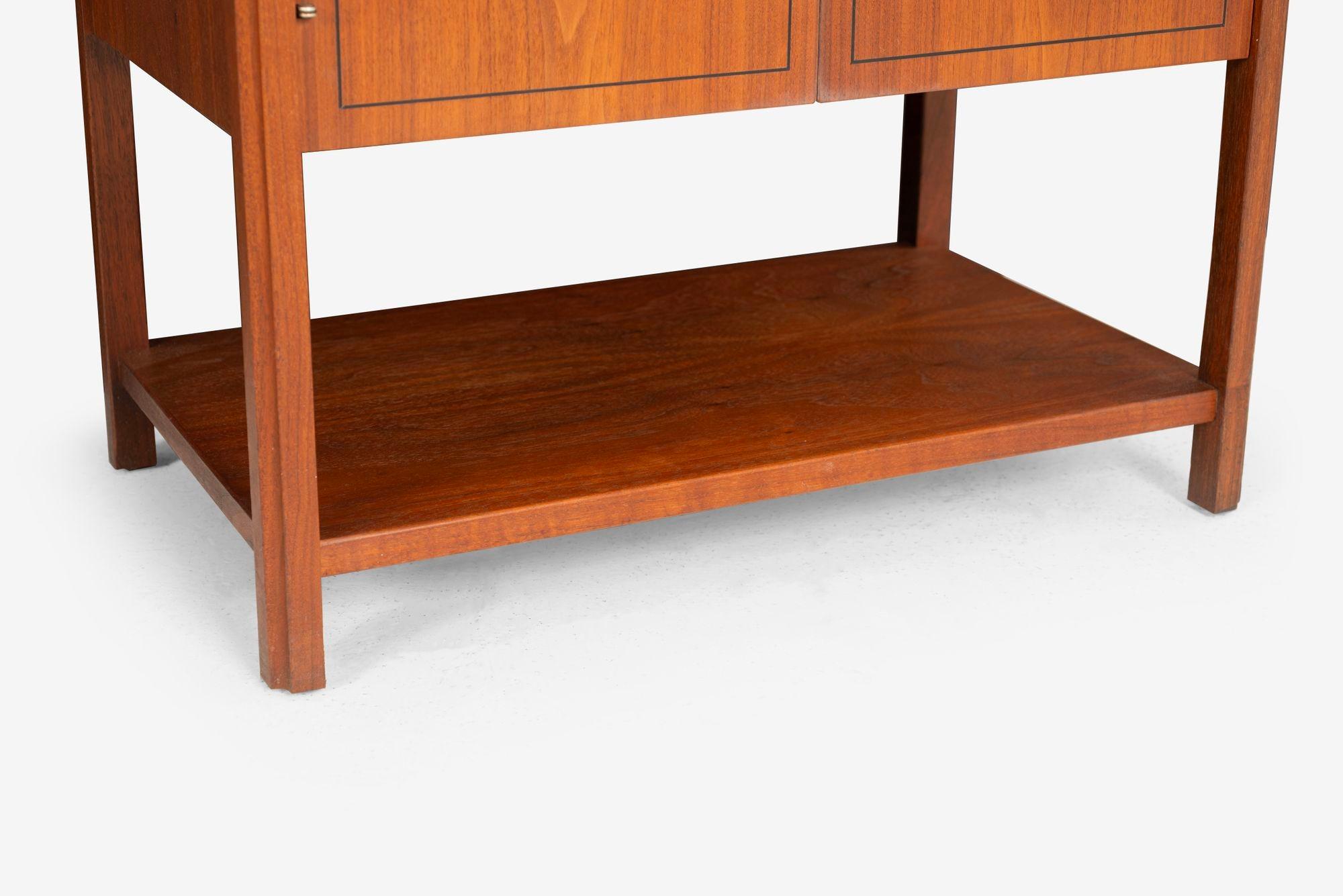 Walnut Pair of Nightstands by Jack Cartwright for Founders Furniture For Sale