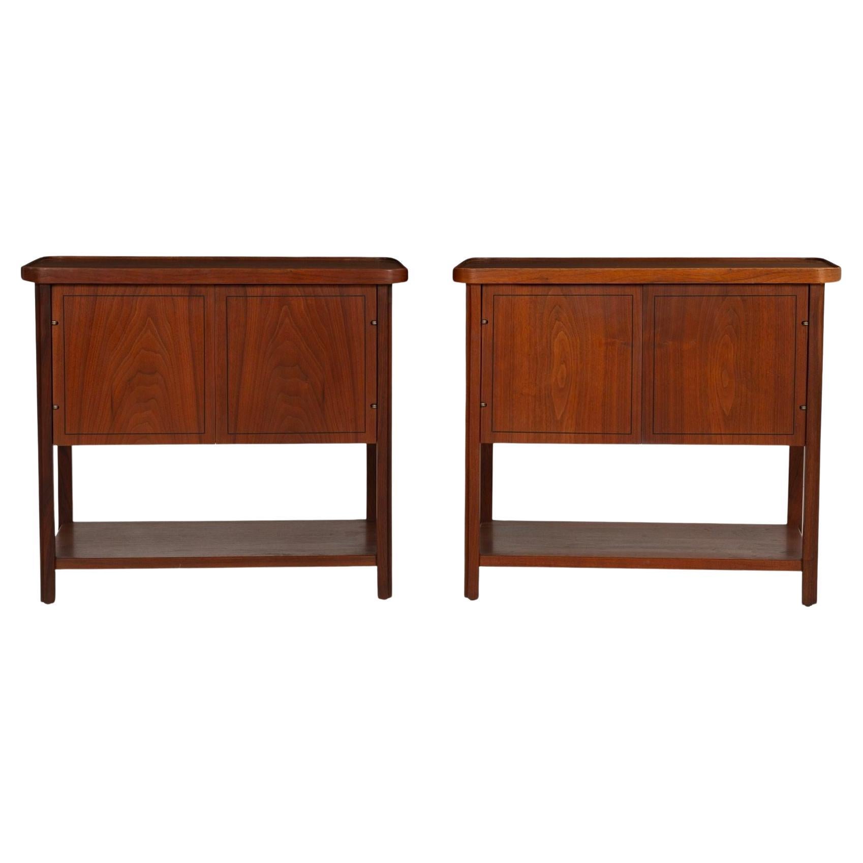 Pair of Nightstands by Jack Cartwright for Founders Furniture For Sale
