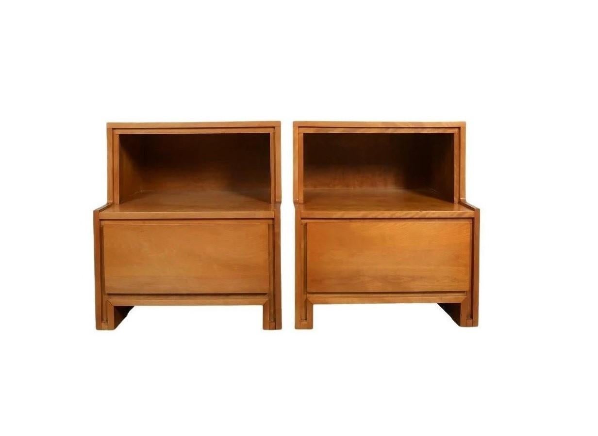 Mid-Century Modern Pair of Nightstands by Russel Wright for Conant Ball