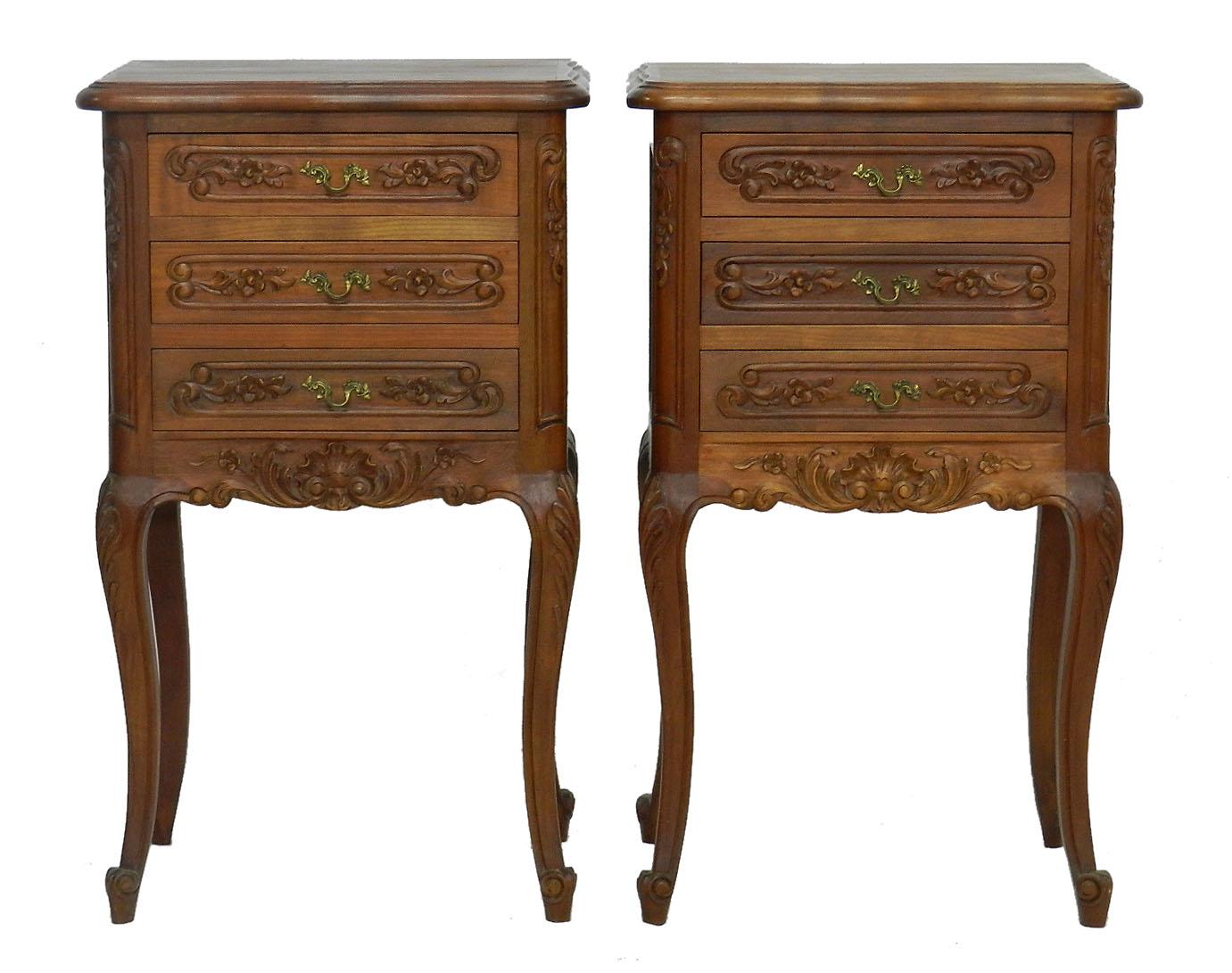 Pair of nightstands French side cabinets bedside tables, 20th century Louis revival
Solid and carved oak good quality
20th century Louis revival
Very handsome
Each with 3 drawers with brass handles
Very good condition with only very minor signs