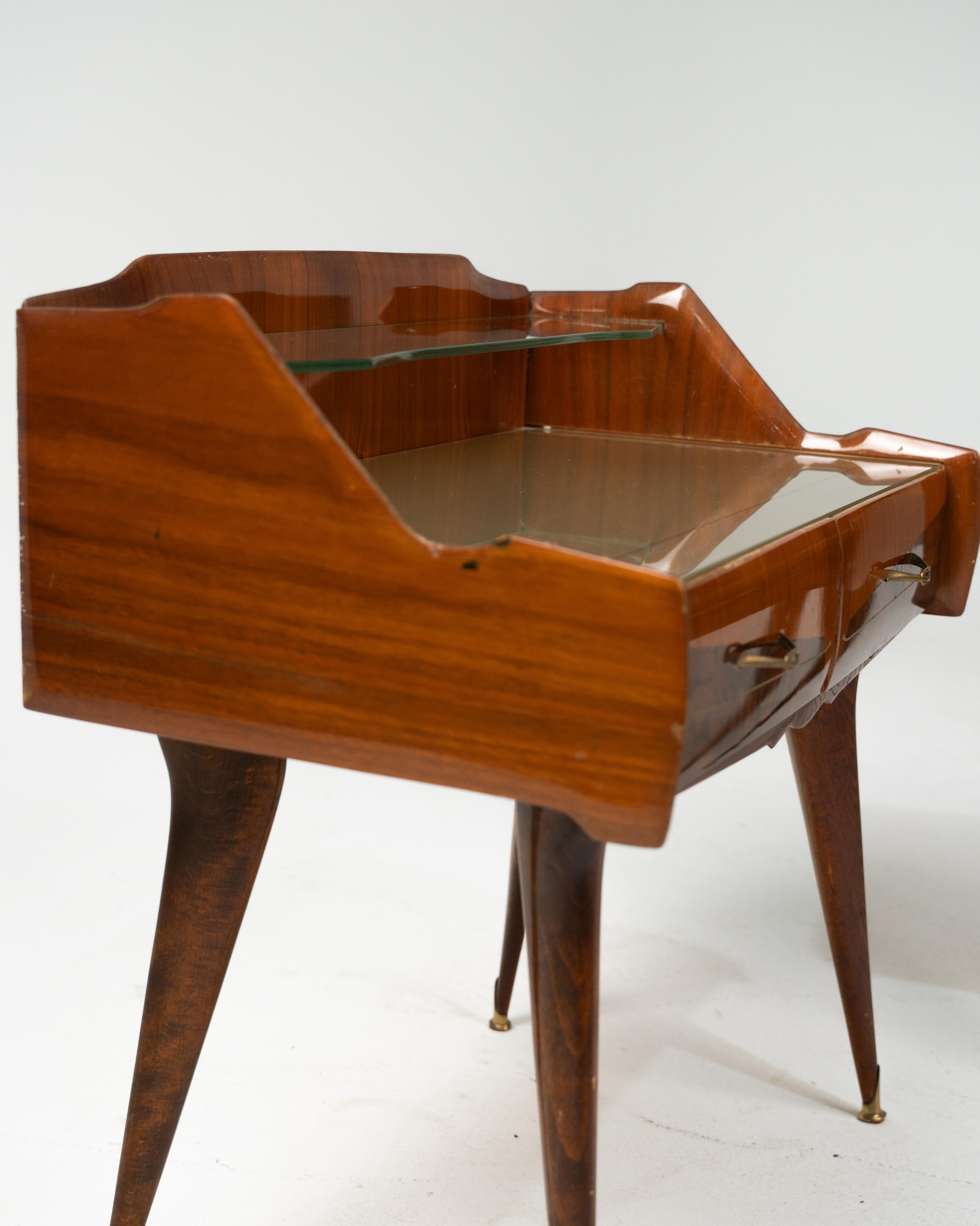 Pair of Nightstands in Wood, Glass and Brass, Paolo Buffa Style, Italy 1950s In Good Condition For Sale In Београд, RS