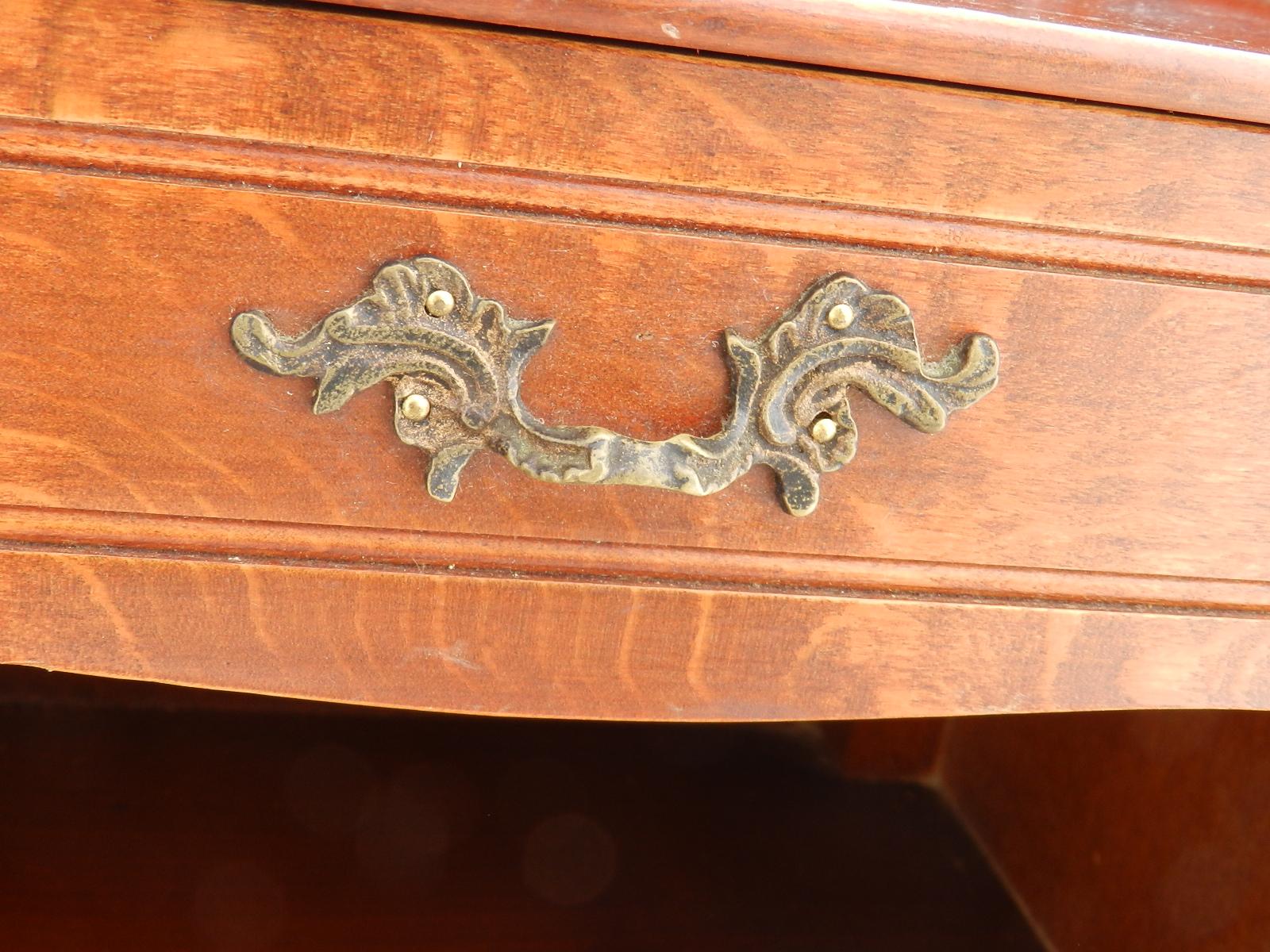 Pair of side cabinets French Nightstands vintage Louis XV style 20th century
Each with a single drawer 
Cherry wood
Pie crust tops
Front legs with ormolu feet 
Good condition with only minor signs of use for their age.


   




