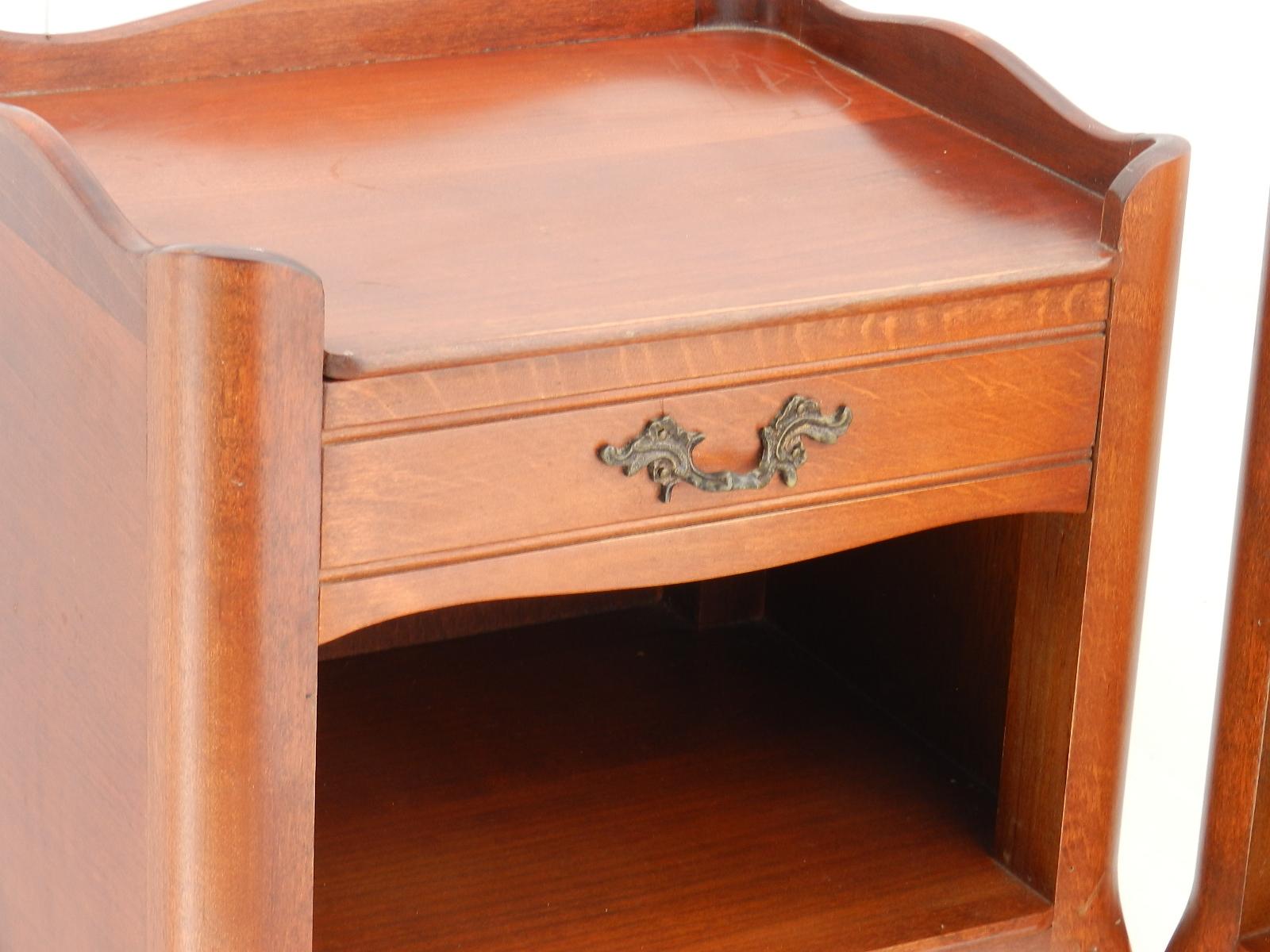 Pair of Nightstands Side Cabinets French Bedside Tables Louis Style 20th Century In Good Condition In Mimizan, FR
