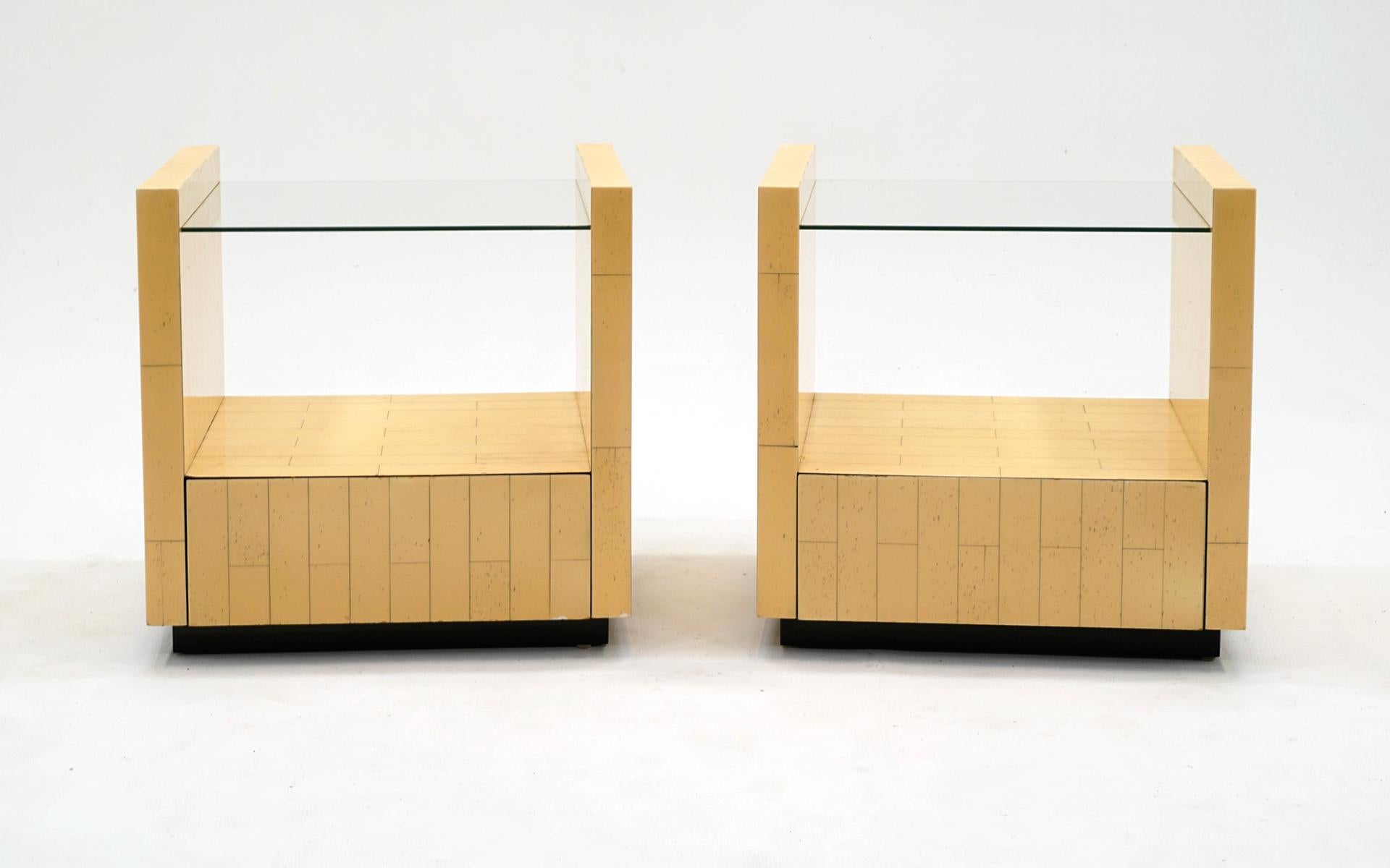 Mid-Century Modern Pair of Nightstands / Side Tables with Drawer by Karl Springer, 1970s. For Sale