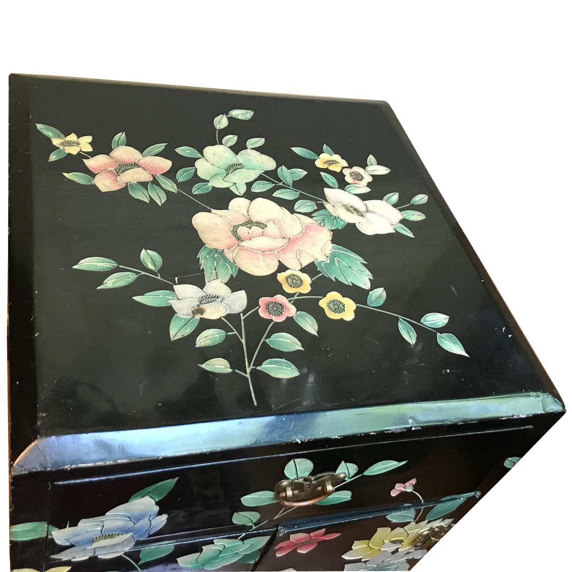 Mid-20th Century Pair of Nightstands with Floral Decoration For Sale
