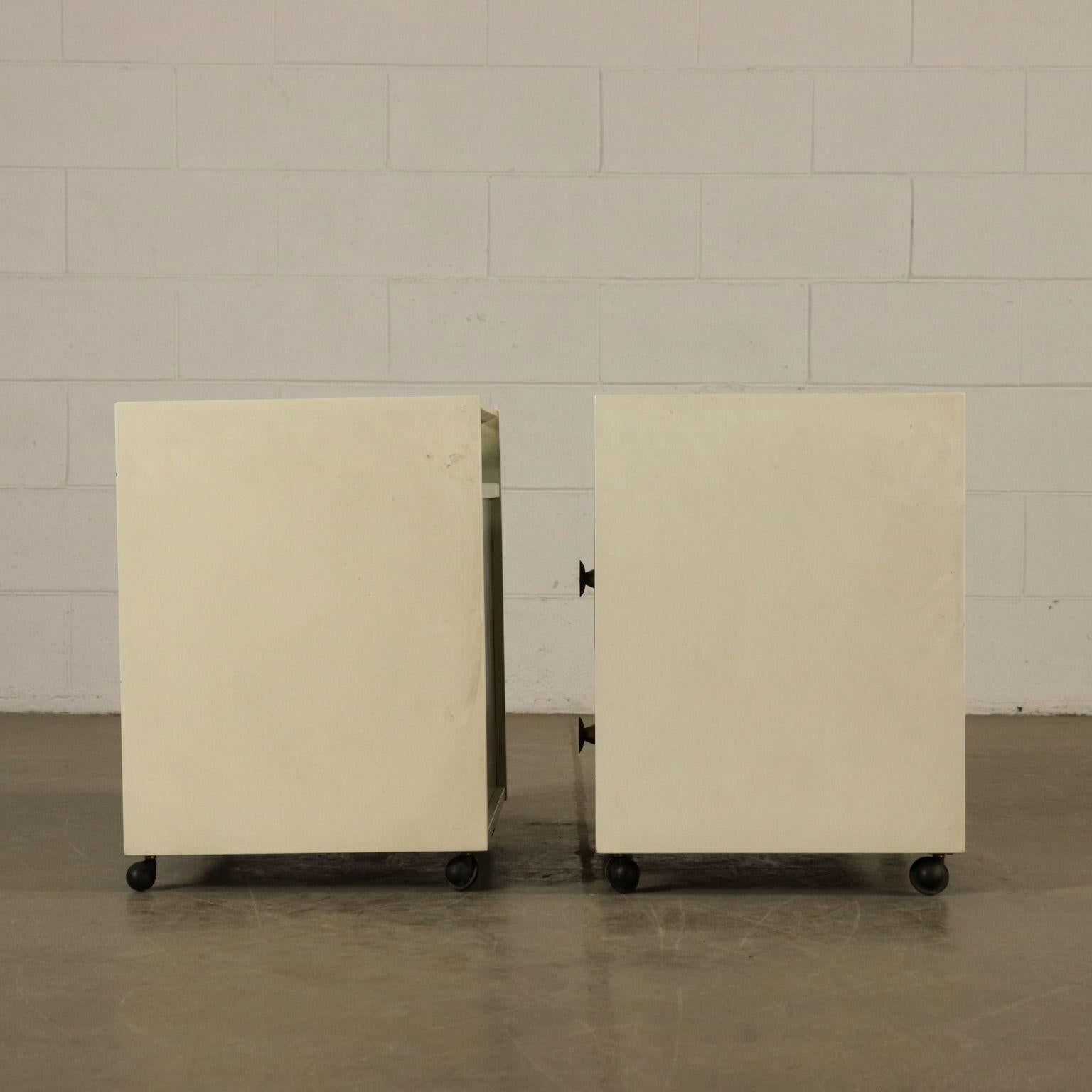 Smoked Glass Pair of Nightstands with Wheels by De Carli for Sormani Wood Glass, 1960s